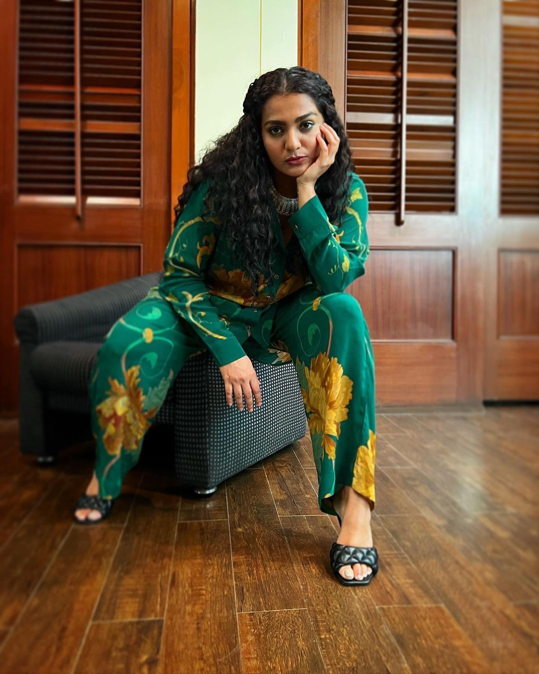 Parvathy Thiruvothu: ഇതാണ് ശരിക്കും വണ്ടർ വുമൺ... നീലയിൽ സ്റ്റൈലൻ ലുക്കിൽ പാർവ്വതി തിരുവോത്ത്, പുത്തൻ ചിത്രങ്ങൾ കാണാം 