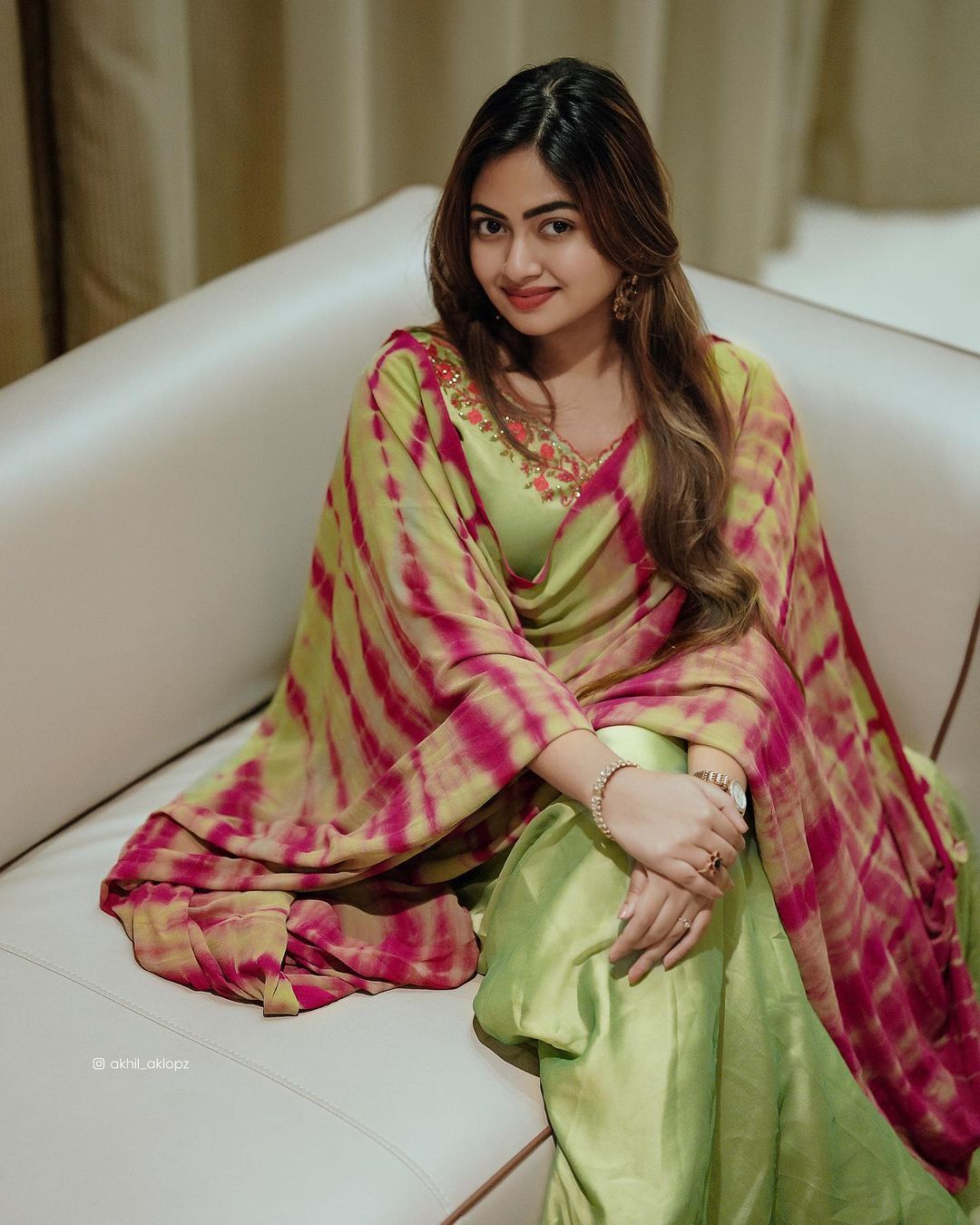 Shaalin Zoya: ഗ്ലാമറസ് ലുക്കില്‍ കടലോളങ്ങളെ തഴുകി ഷാലിൻ; കണ്ണെടുക്കാൻ തോന്നുന്നില്ലെന്ന് ആരാധകർ 