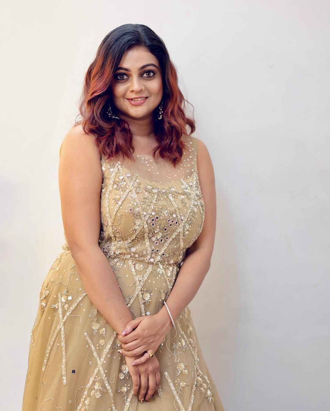 Ashwathy Srikanth: ഉയർന്ന് നിൽ... റെഡിൽ ബോൾഡ് ലുക്കിൽ അശ്വതി ശ്രീകാന്ത്, നടിയുടെ പുത്തൻ ചിത്രങ്ങൾ കാണാം