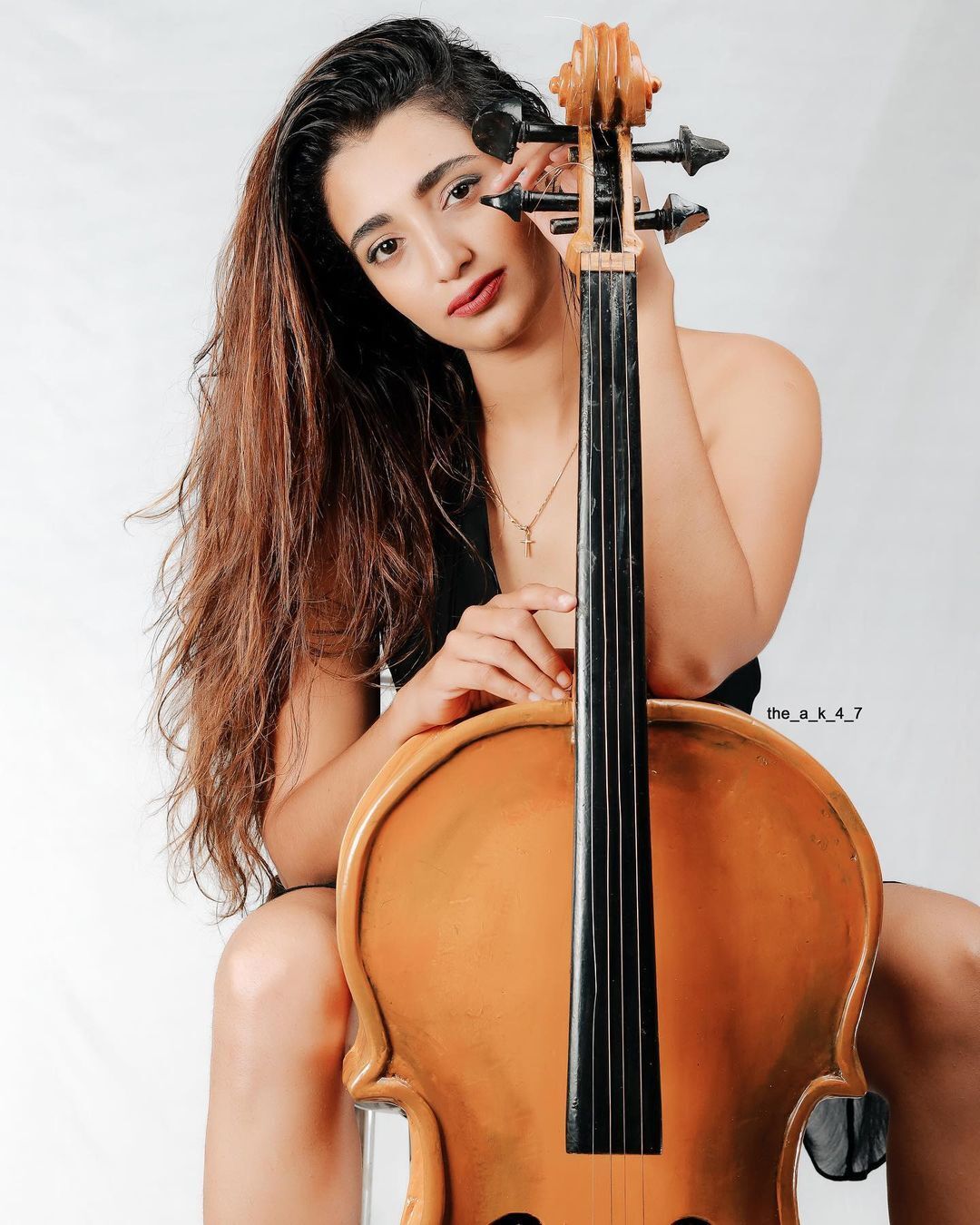 Angel Thomas: എയ്ഞ്ചൽ എന്തൊരു ലുക്കാണിത്; ഗ്ലാമറസായി ബിഗ് ബോസ് താരം, വൈറല്‍ ചിത്രങ്ങള്‍