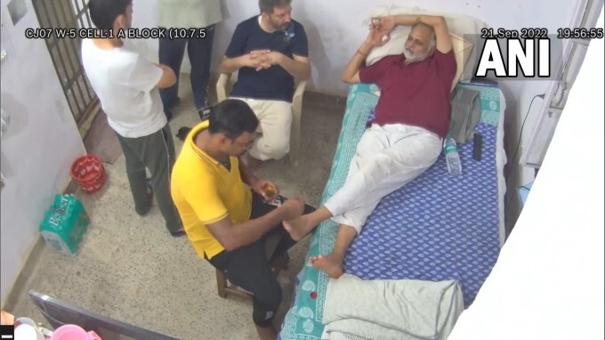 CCTV Footage Of jailed Delhi minister getting a massage inside Tihar jail