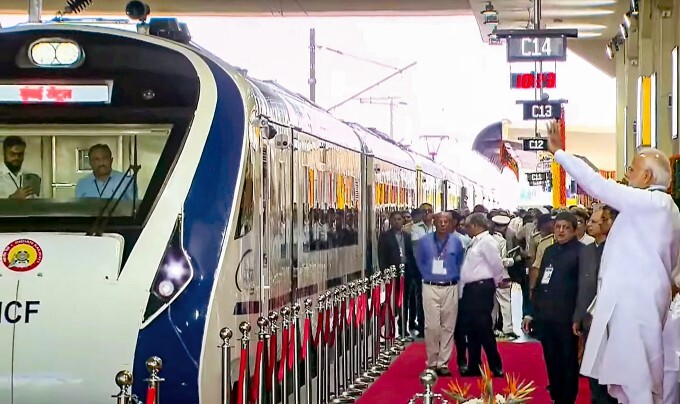 ವಂದೇ ಭಾರತ್ ಎಕ್ಸ್‌ಪ್ರೆಸ್ ರೈಲು ಚೆನ್ನೈ-ಮೈಸೂರು ಸಮಯ, ನಿಲ್ದಾಣಗಳ ವಿವರ ...