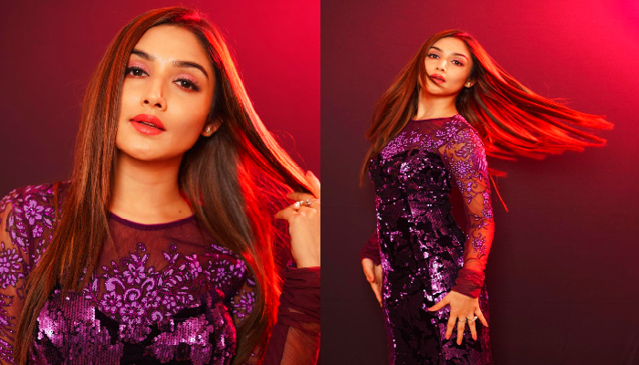 Donal Bisht Photos: पर्पल आउटफिट में डोनल बिष्ट लगीं गजब की बला, तस्वीरें देखकर फैंस थाम रहे दिल