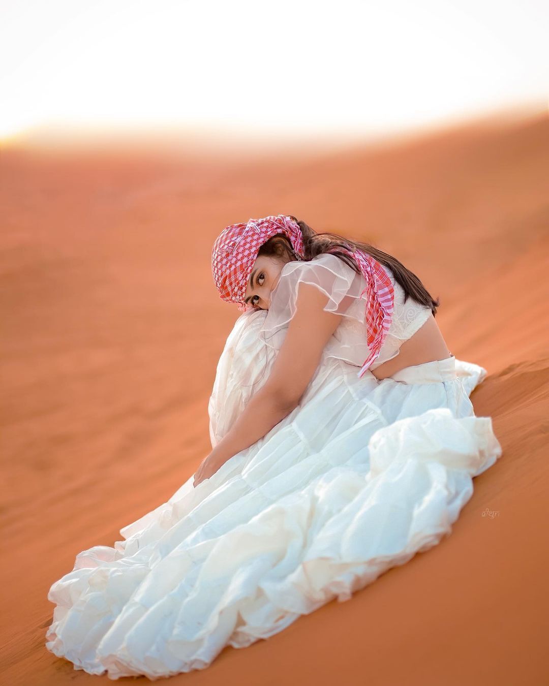 Drishya Raghunath: സാരിയിൽ സ്റ്റൈലിഷ് ലുക്കിൽ ദൃശ്യ രഘുനാഥ്... തകർപ്പൻ ലുക്കിൽ ആരാധകുടെ മനം മയക്കി നടി