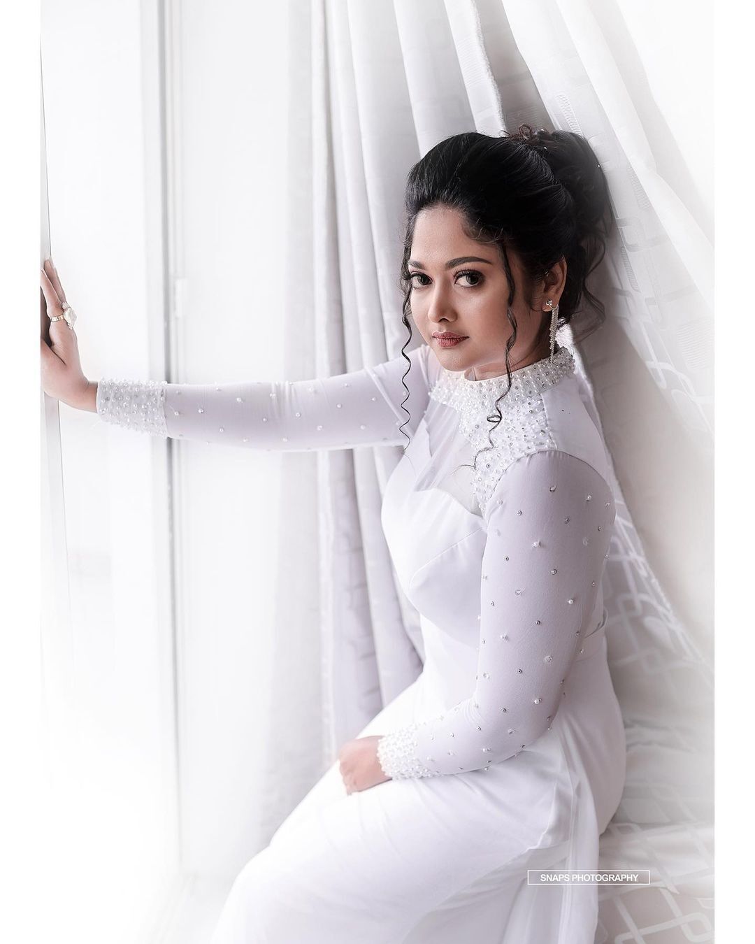 Aishwarya Ramsai: വിവാഹമായോ? ബ്രൈഡൽ ലുക്കിൽ ആരാധകരെ കൺഫ്യൂസ് ചെയ്യിച്ച് നടി ഐശ്വര്യ റാംസായി, ചിത്രങ്ങൾ കാണാം