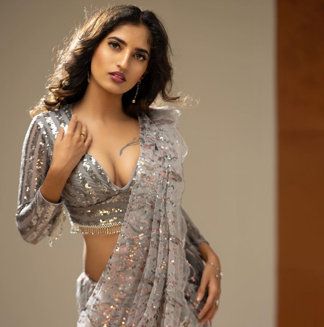 PHOTOS : ப்பா.. அழகே பொறமைப்படும் பேரழகி.. நடிகை நித்யா தாஸின் வேற லெவல் போட்டோசூட்!