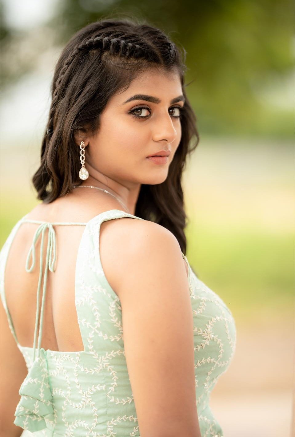 PHOTOS : சைடு போஸில் ரசிகர்களை சொக்கவைக்கும் சீரியல் நடிகை.. கேப்ரியல்லாவின் கலக்கல் க்ளிக்ஸ் இதோ..  