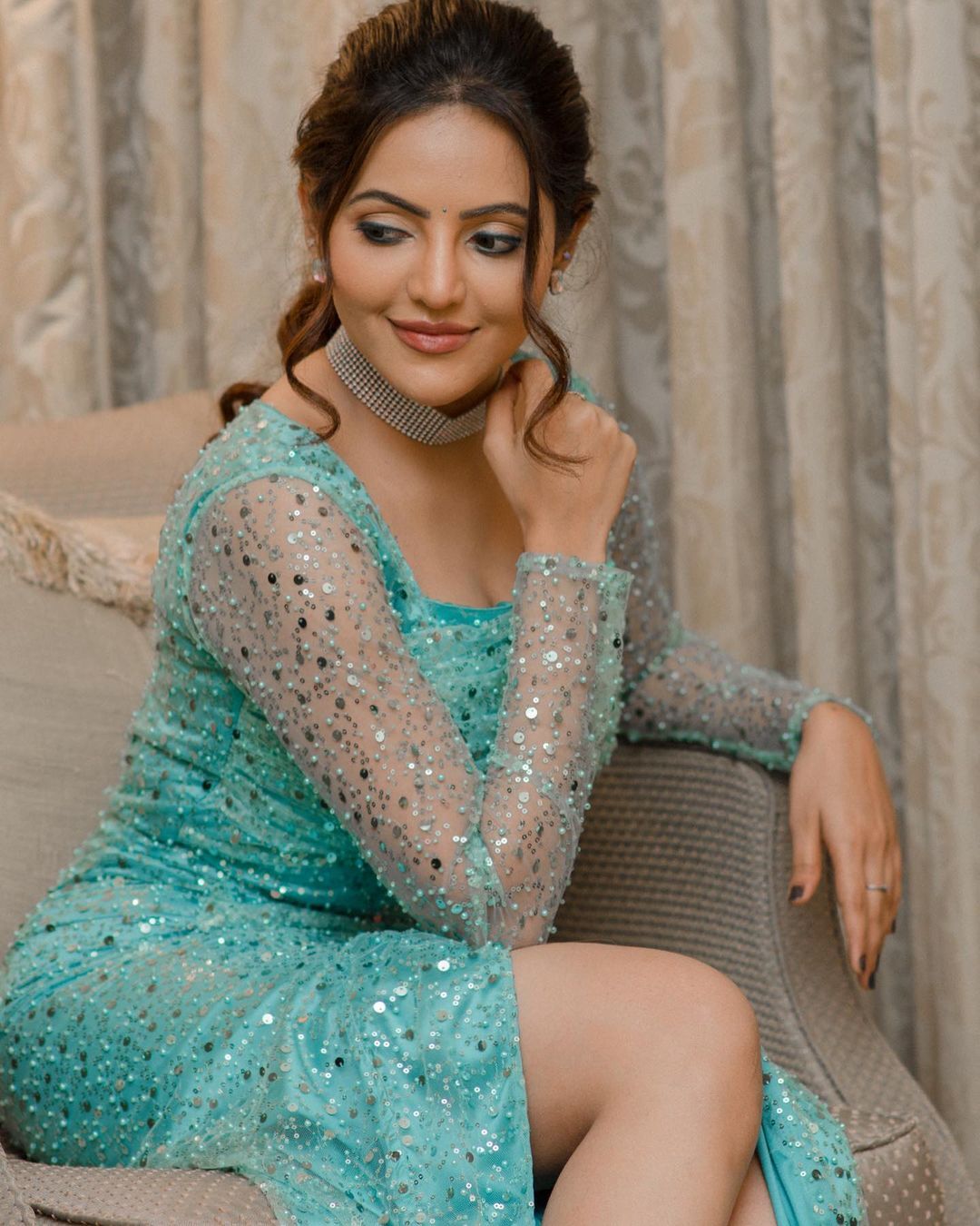 PHOTOS : கொள்ளை கொள்ளும் அழகு..! 'முருங்கைக்காய் சிப்ஸ்' பட நடிகையின் அசத்தல் பிக்ஸ்.. 