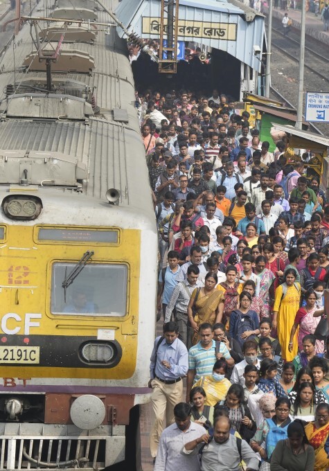 India To Surpass China In world Population By 2023