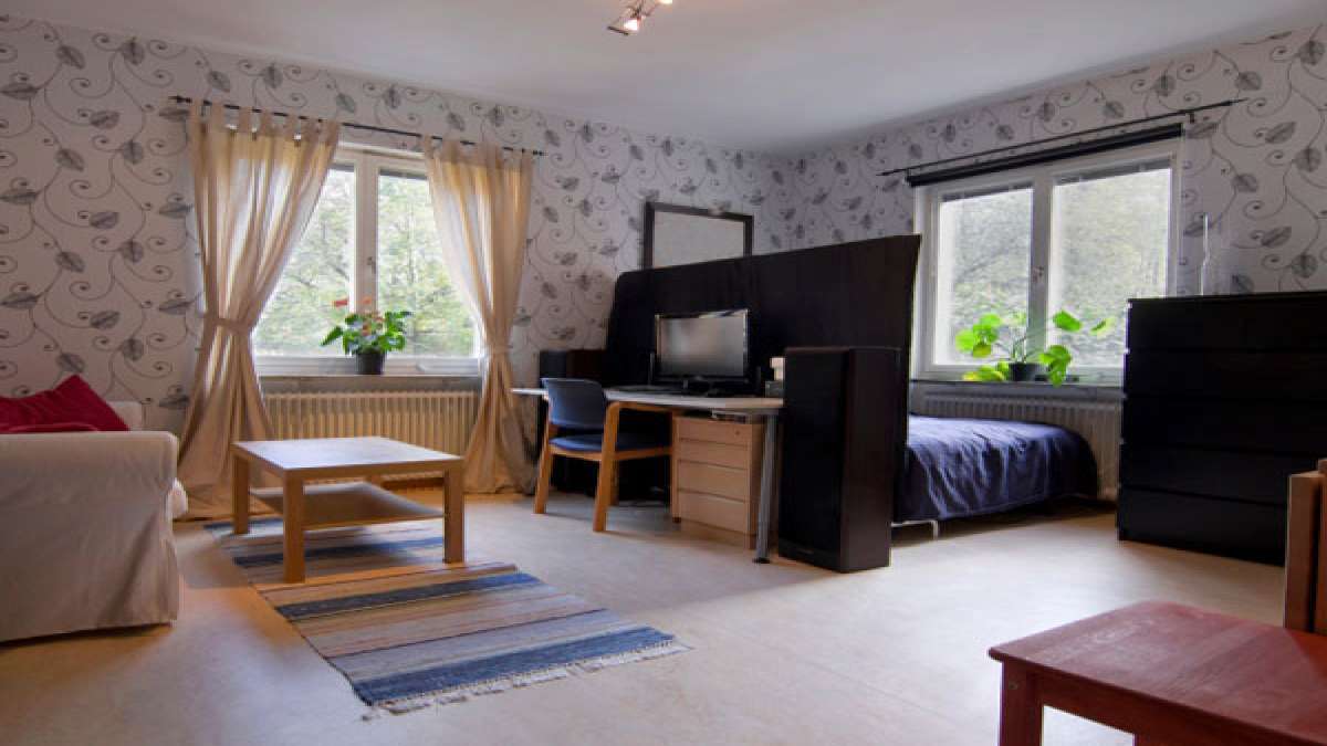 vastu: വീടിന് സമീപം മരം നടാമോ: ഫ്ലാറ്റുകാരും ബഹുനില വീടുകാരും അറിഞ്ഞിരിക്കേണ്ട വാസ്തുവിദ്യ