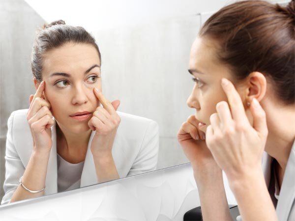 ചെറുപ്രായത്തിലേ വയസ്സരാവുമെന്ന് പേടിയുണ്ടോ; ചര്‍മത്തെ ചെറുപ്പമാക്കി നിലനിര്‍ത്താന്‍ ഇക്കാര്യങ്ങള്‍ മറക്കരുത്!!