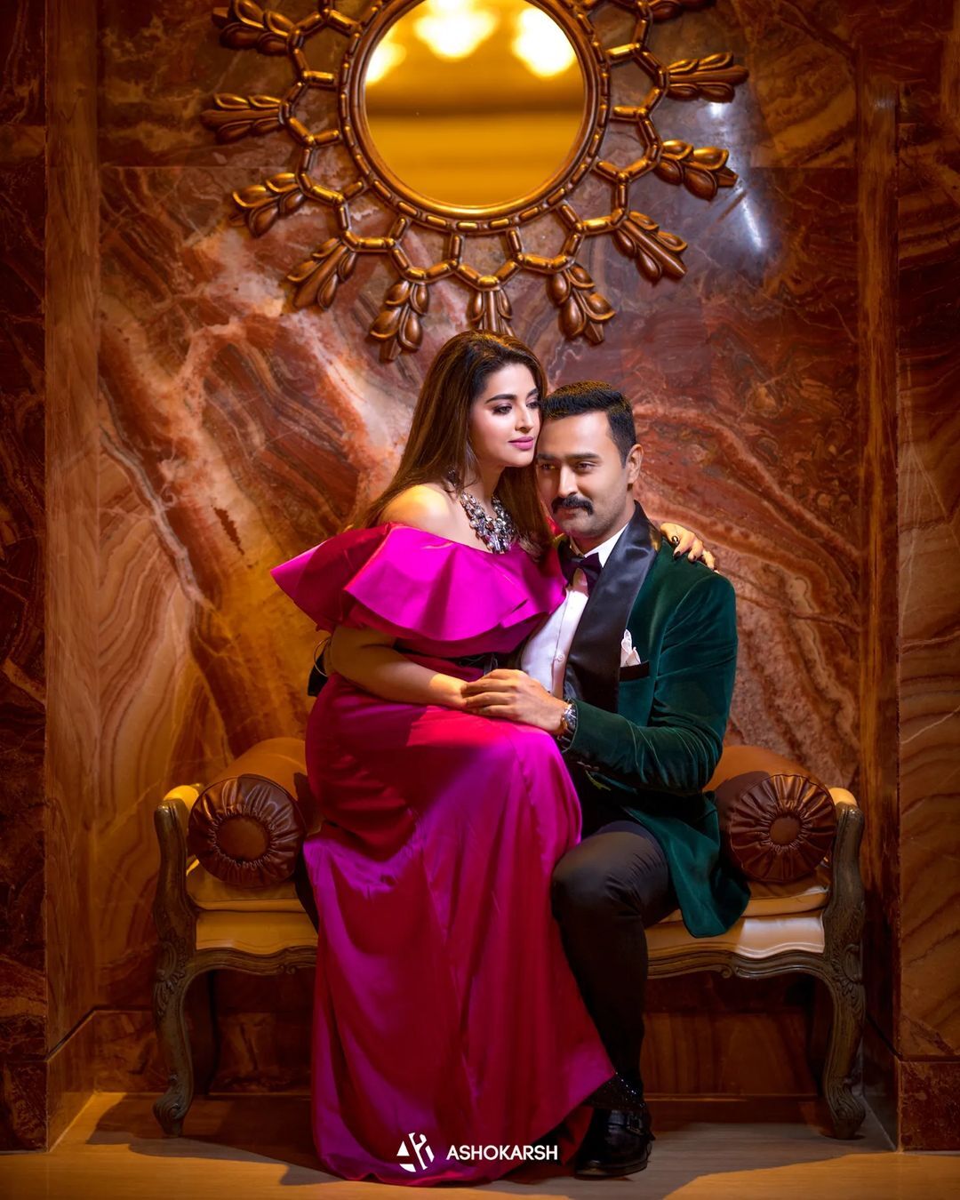 సొగసైన అందాలతో మనసు దోచేస్తున్న స్నేహ.. భర్తతో కలిసి క్యూట్ ఫోటో షూట్..!