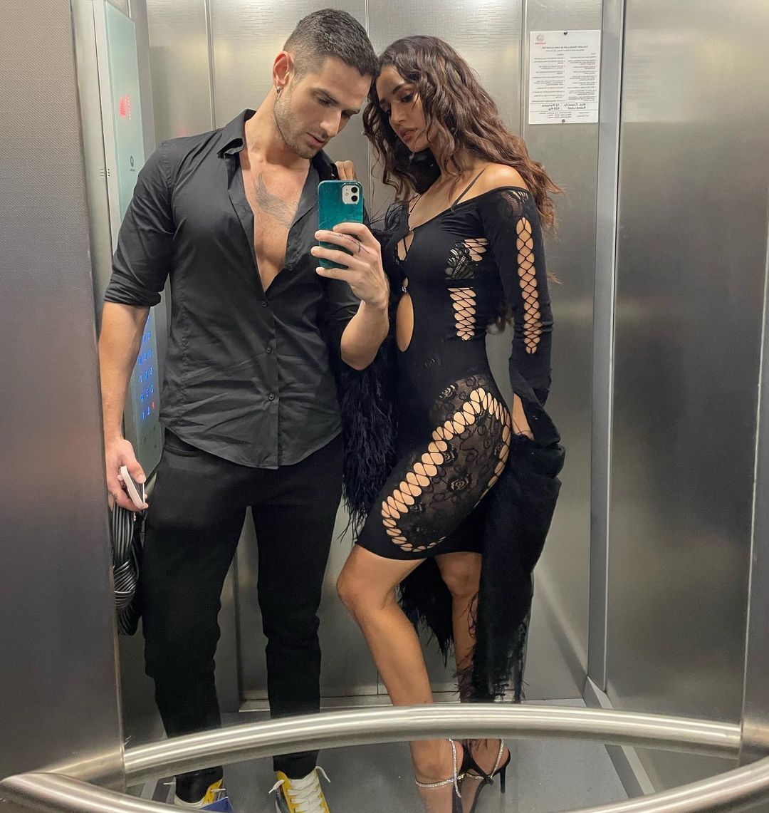 নেটের কালো পোশাক পরে সোশ্যাল মিডিয়ায় উষ্ণতার পারদ চড়ালেন দিশা