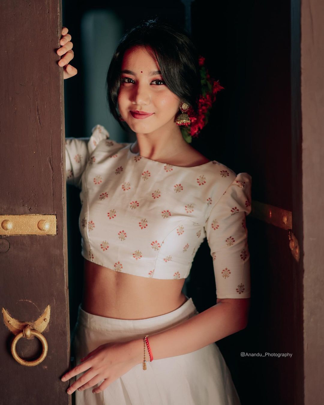  Thamanna Pramod: ബ്ലൂ ഈസ് ലവ്... നീലയിൽ ഗ്ലാമറസ് ലുക്കിൽ നമിത പ്രമോദ്, ഇൻസ്റ്റാഗ്രാമിൽ വൈറലായി പുത്തൻ ചിത്രങ്ങൾ