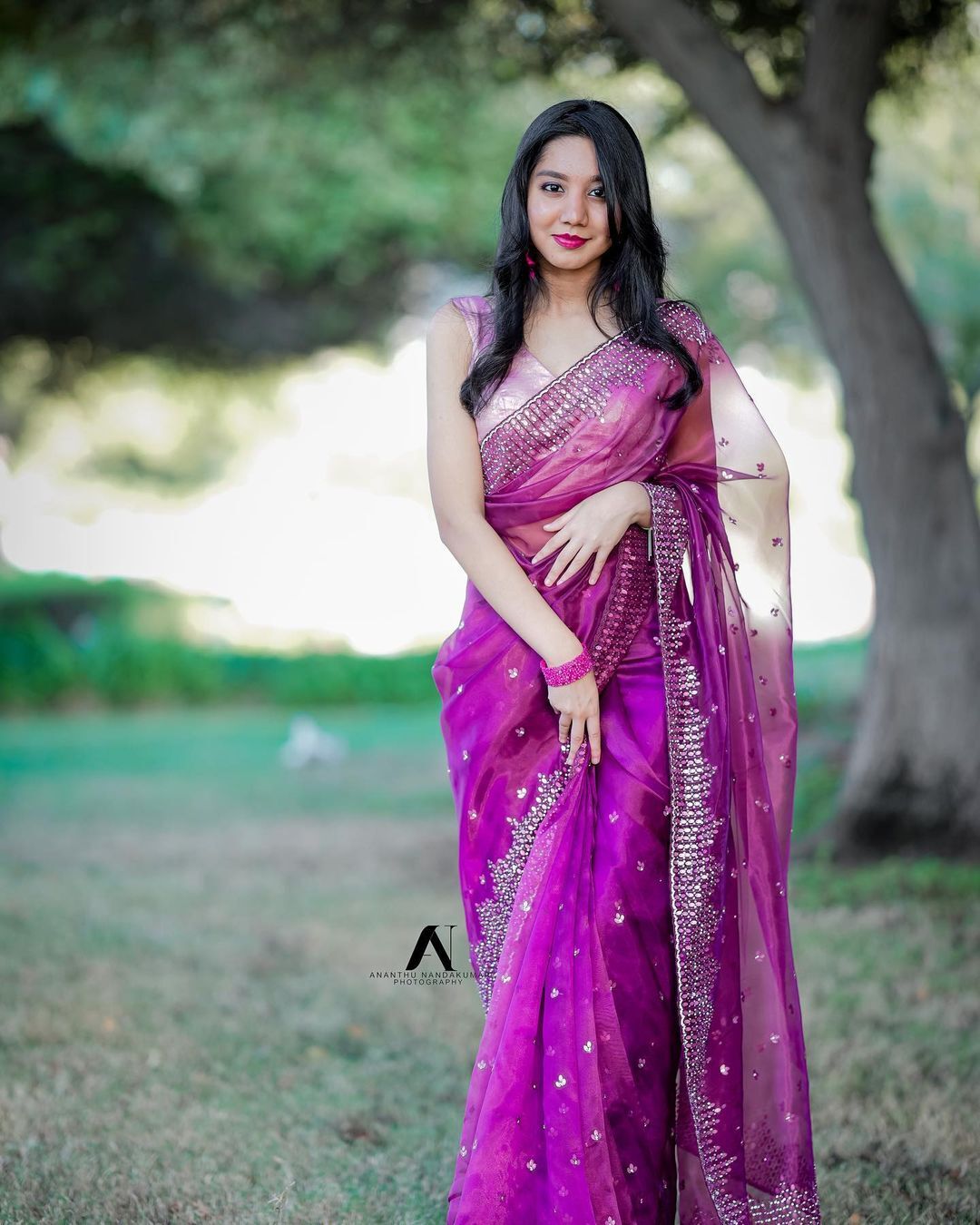  Thamanna Pramod: ബ്ലൂ ഈസ് ലവ്... നീലയിൽ ഗ്ലാമറസ് ലുക്കിൽ നമിത പ്രമോദ്, ഇൻസ്റ്റാഗ്രാമിൽ വൈറലായി പുത്തൻ ചിത്രങ്ങൾ