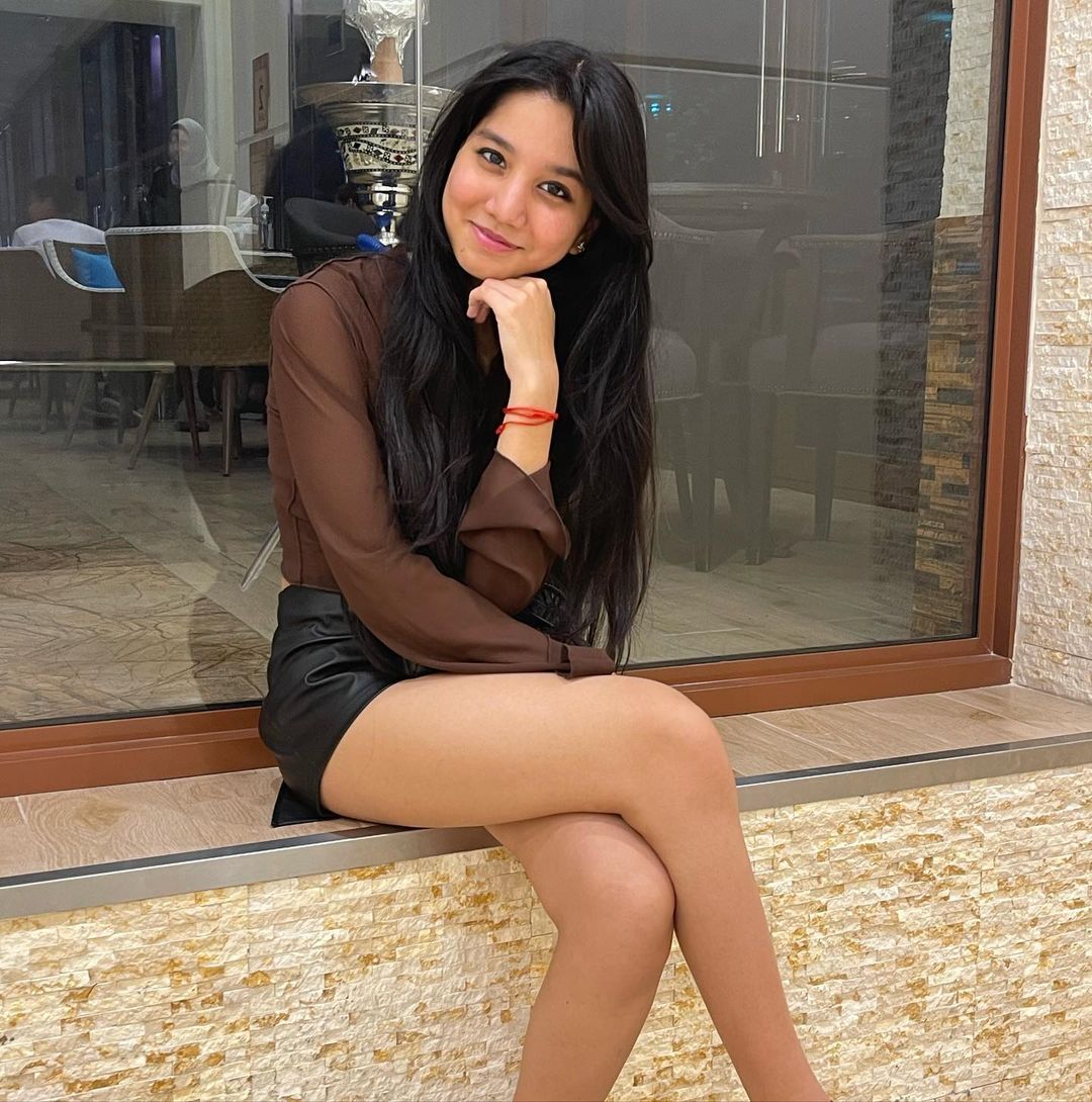  Thamanna Pramod: ബ്ലൂ ഈസ് ലവ്... നീലയിൽ ഗ്ലാമറസ് ലുക്കിൽ നമിത പ്രമോദ്, ഇൻസ്റ്റാഗ്രാമിൽ വൈറലായി പുത്തൻ ചിത്രങ്ങൾ