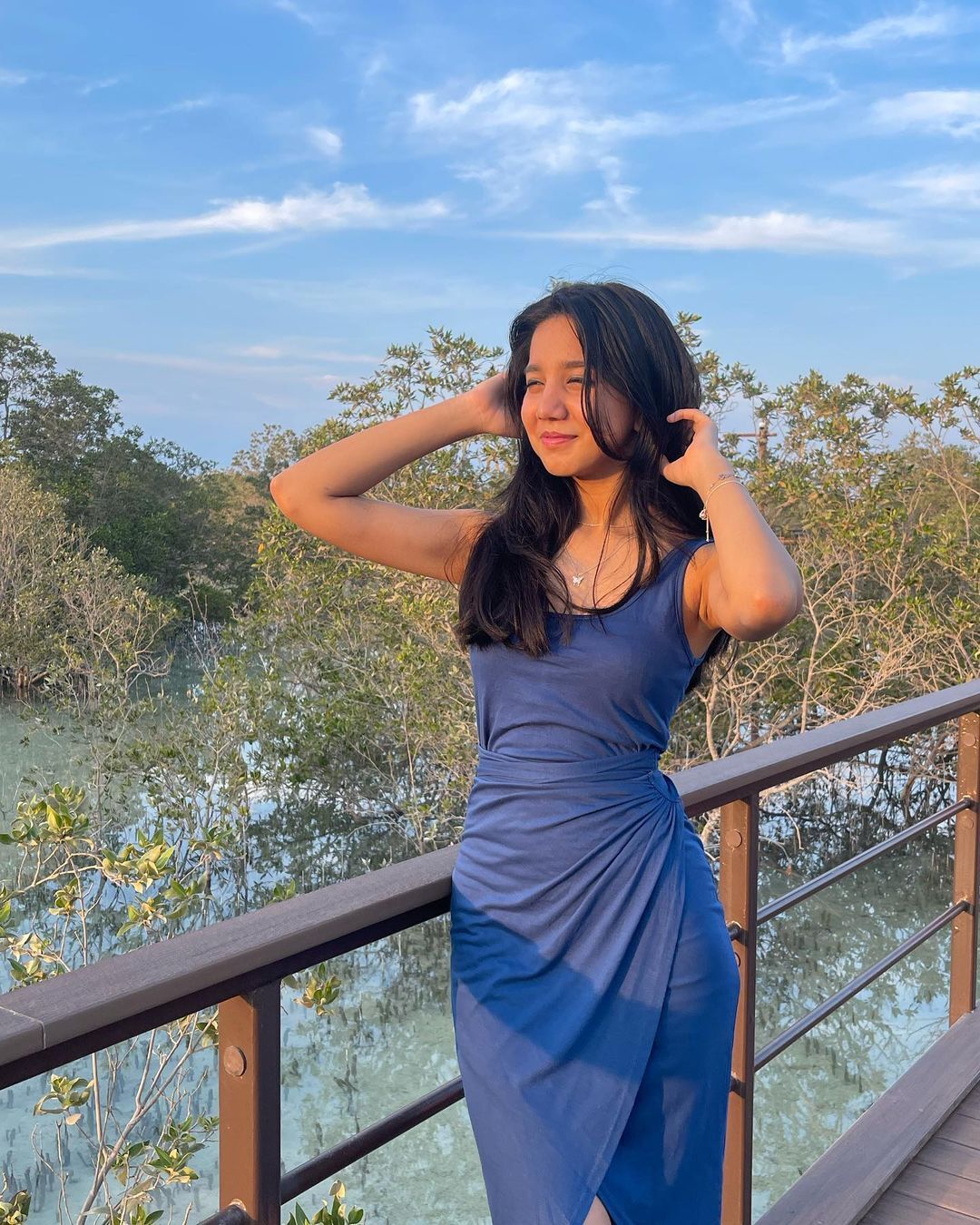  Thamanna Pramod: ബ്ലൂ ഈസ് ലവ്... നീലയിൽ ഗ്ലാമറസ് ലുക്കിൽ നമിത പ്രമോദ്, ഇൻസ്റ്റാഗ്രാമിൽ വൈറലായി പുത്തൻ ചിത്രങ്ങൾ