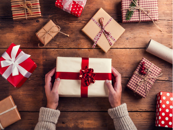 Christmas gift; ക്രിസ്മസ് സമ്മാനം കൊടുക്കേണ്ടേത് സ്ത്രീകള്‍ക്കാണോ; എങ്കില്‍ ഇക്കാര്യം മറക്കരുത്