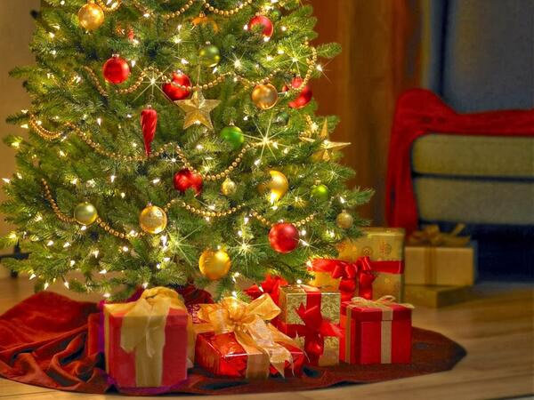 Christmas gift; ക്രിസ്മസ് സമ്മാനം കൊടുക്കേണ്ടേത് സ്ത്രീകള്‍ക്കാണോ; എങ്കില്‍ ഇക്കാര്യം മറക്കരുത്