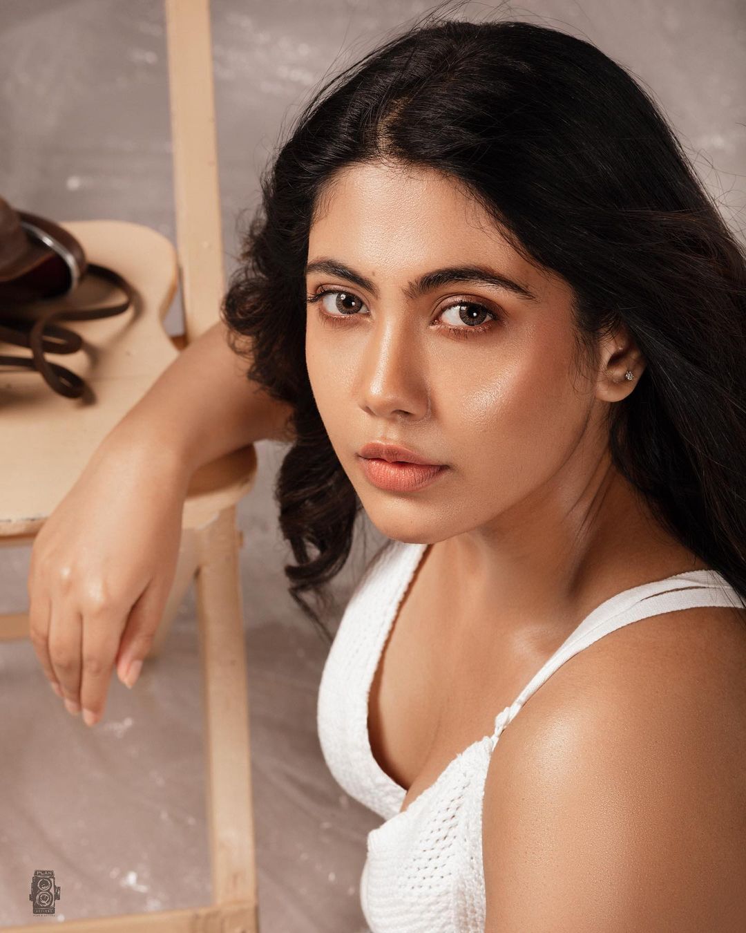 Nayana Elza: ബോള്‍ഡ് ആന്‍ഡ് ഗ്ലാമറസ്; നയന ഇത് എന്തൊരു ലുക്കാണ്, വൈറല്‍ ചിത്രങ്ങള്‍