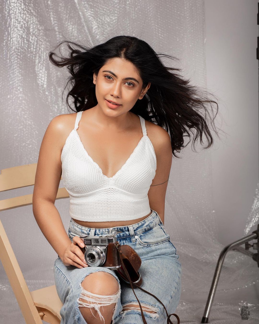 Nayana Elza: ബോള്‍ഡ് ആന്‍ഡ് ഗ്ലാമറസ്; നയന ഇത് എന്തൊരു ലുക്കാണ്, വൈറല്‍ ചിത്രങ്ങള്‍