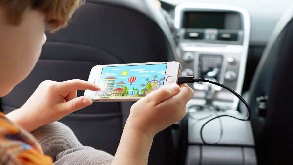 mobile charging: സ്മാർട്ട് ചാർജർ വേണമെന്നില്ല; മൊബൈല്‍ വേഗത്തില്‍ ചാർജ് ചെയ്യാന്‍ ഇതാ ചില പൊടിക്കൈകള്‍