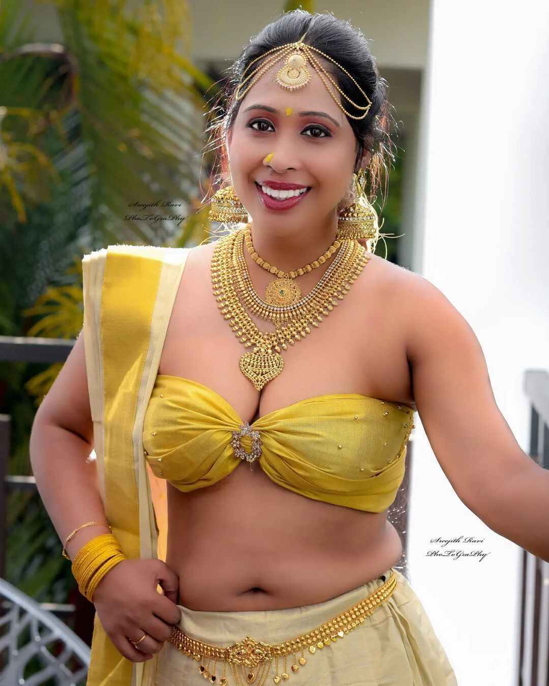 PHOTOS : ஆளை கொள்ளும் அழகு.. ஏங்கவைக்கும் கேரள மாடல் கவுரி மேத்யூஸ்