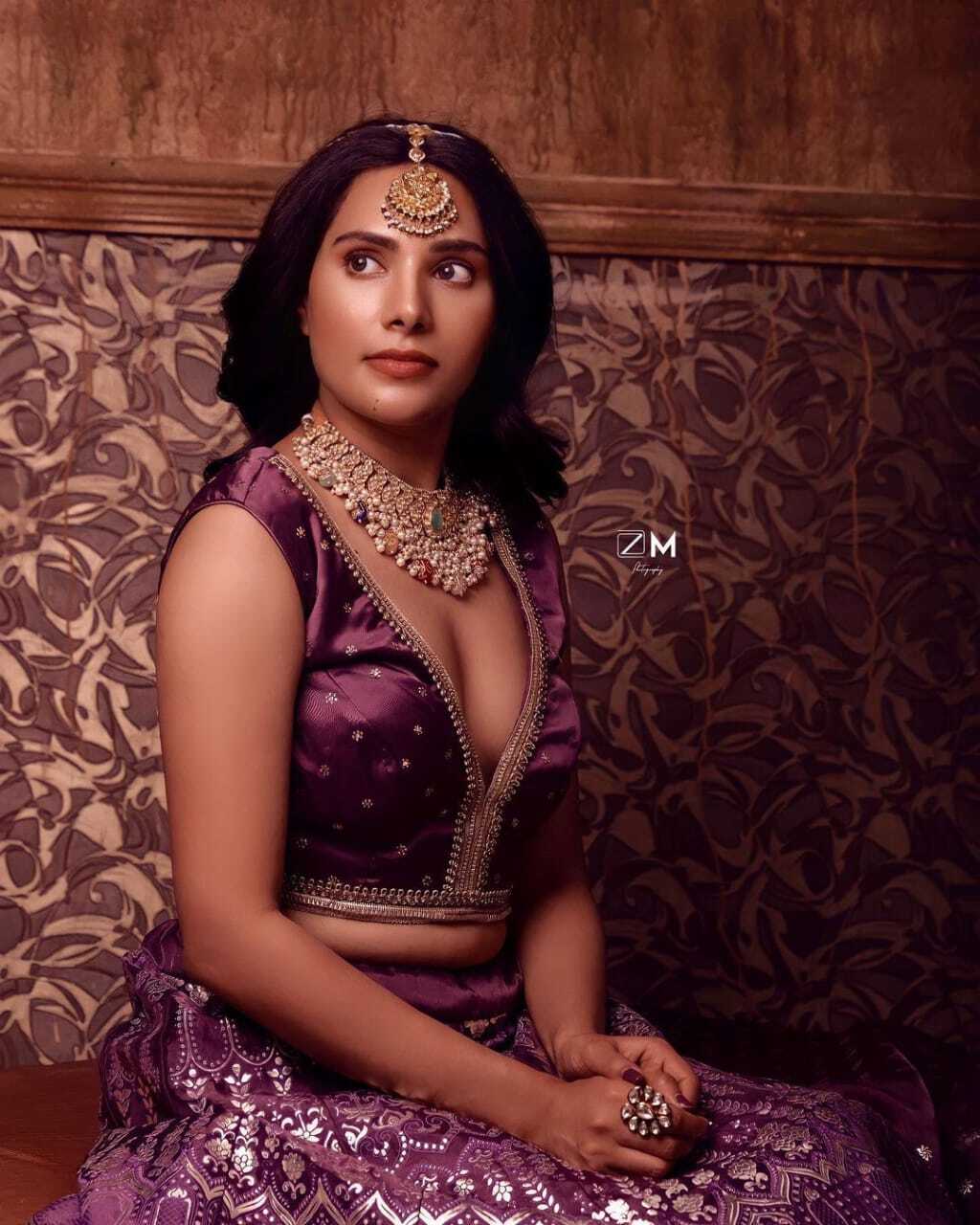 photos : மஞ்சள் புடவையில் மனதை மயக்கும் நடிகை அர்ஷிதாவின் ரீசண்ட் பிக்ஸ் இதோ!