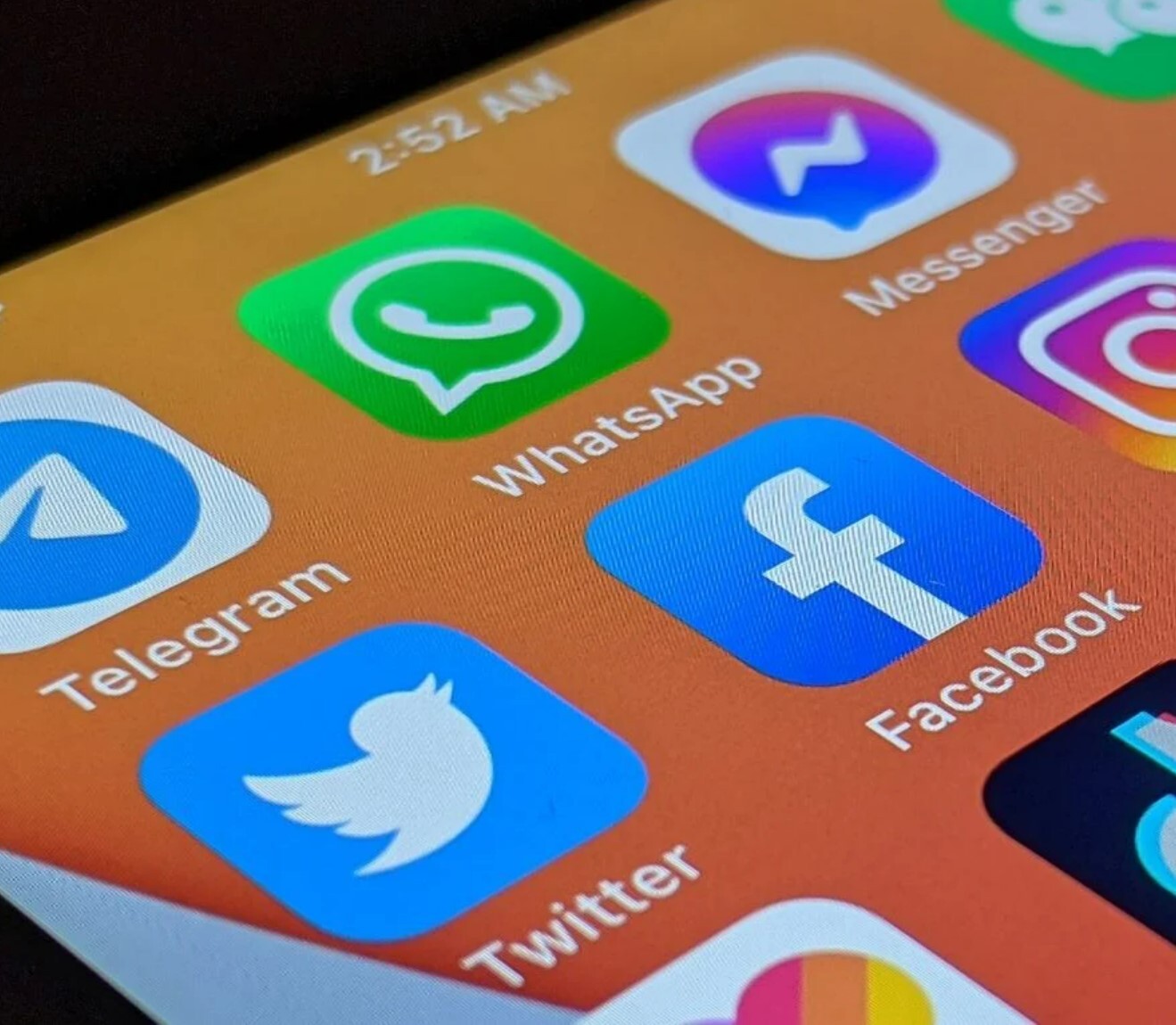 PHOTOS : இந்த ஆண்டு வாட்ஸ் அப்பில் புதிதாக அறிமுகப்படுத்தப்பட்ட அப்டேட்கள் என்னென்ன?.. ஒரு பார்வை! 