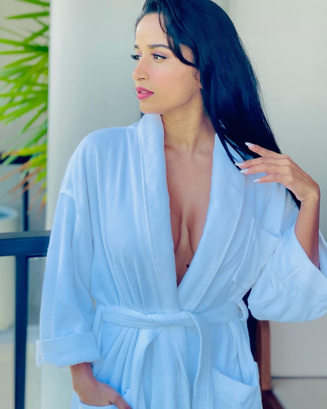 photos : சுடிதார் அணிந்து வந்த சொர்கமே! ரசிகர்களை ஈர்க்கும் பூஜா பாலேகர்.. அசரவைக்கும் கலக்கல் பிக்ஸ் இதோ!