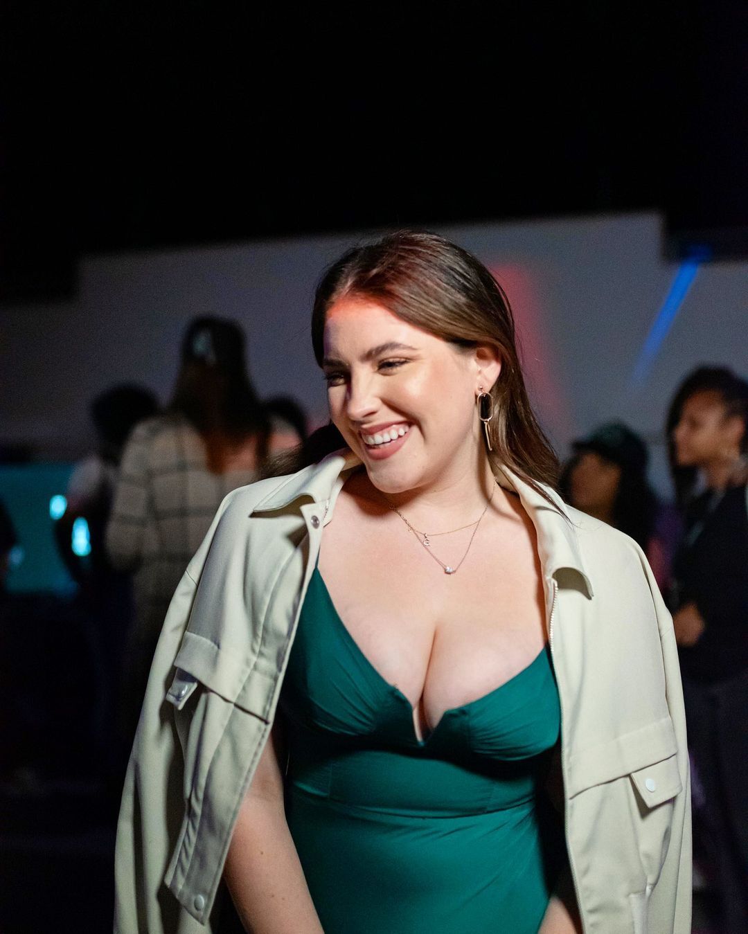 photos : டைட் டாப்பில் சொக்கவைக்கும் அழகில் ஜிகி ராபின்சன்..கிறங்கடிக்கும் நச் போட்டோஸ் இதோ!