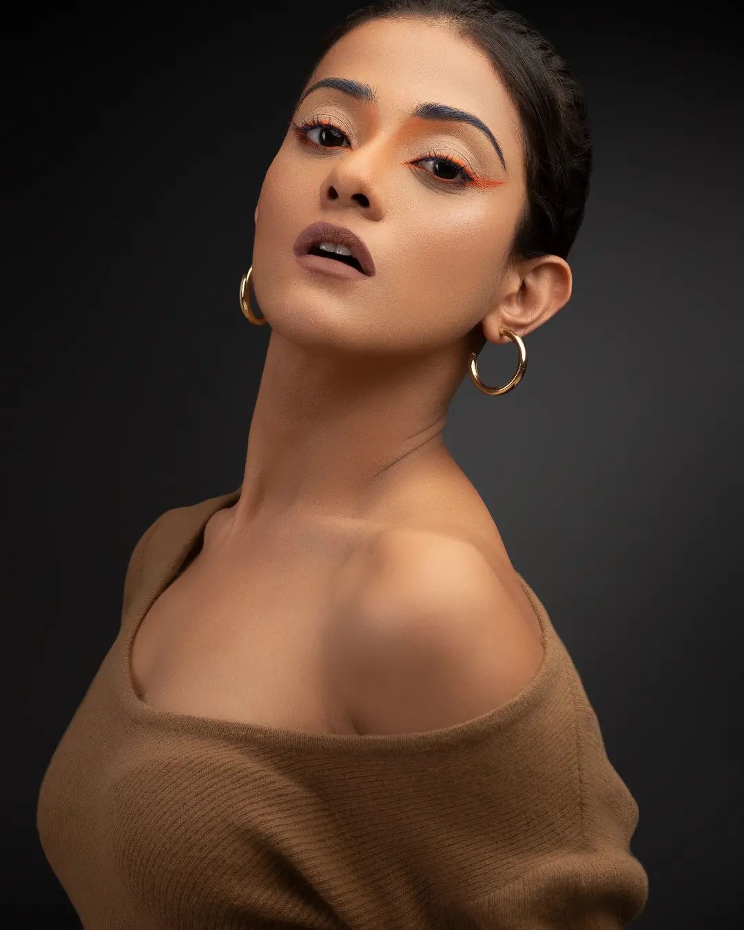 photos : டைட் டாப்பில் ரசிகர்களை தெறிக்கவிடும் அழகில் சேஜூ தாராஃபடர்.. அசத்தலான கலக்கல் ஸ்டில்ஸ் இதோ!