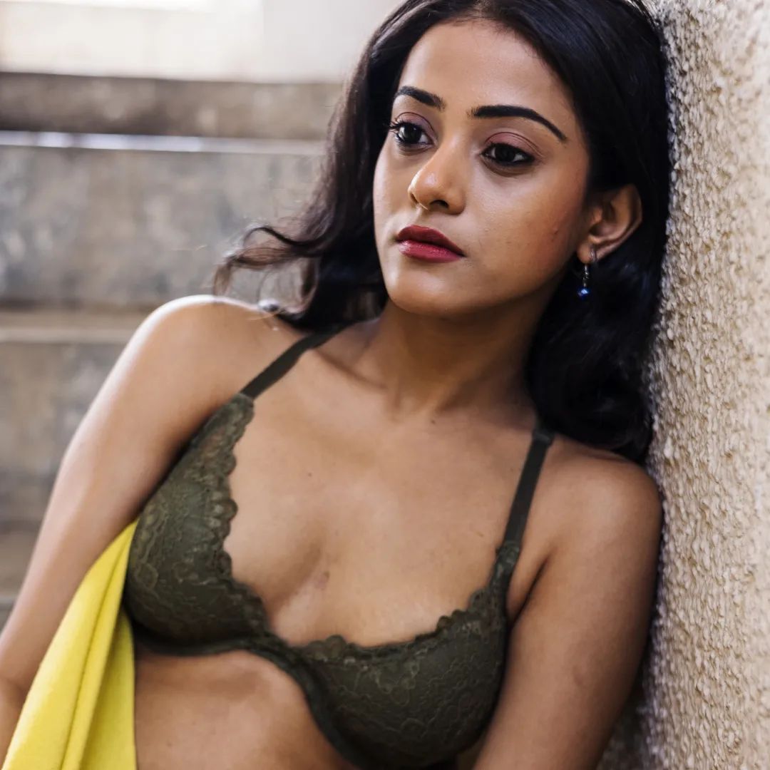 photos : டைட் டாப்பில் ரசிகர்களை தெறிக்கவிடும் அழகில் சேஜூ தாராஃபடர்.. அசத்தலான கலக்கல் ஸ்டில்ஸ் இதோ!