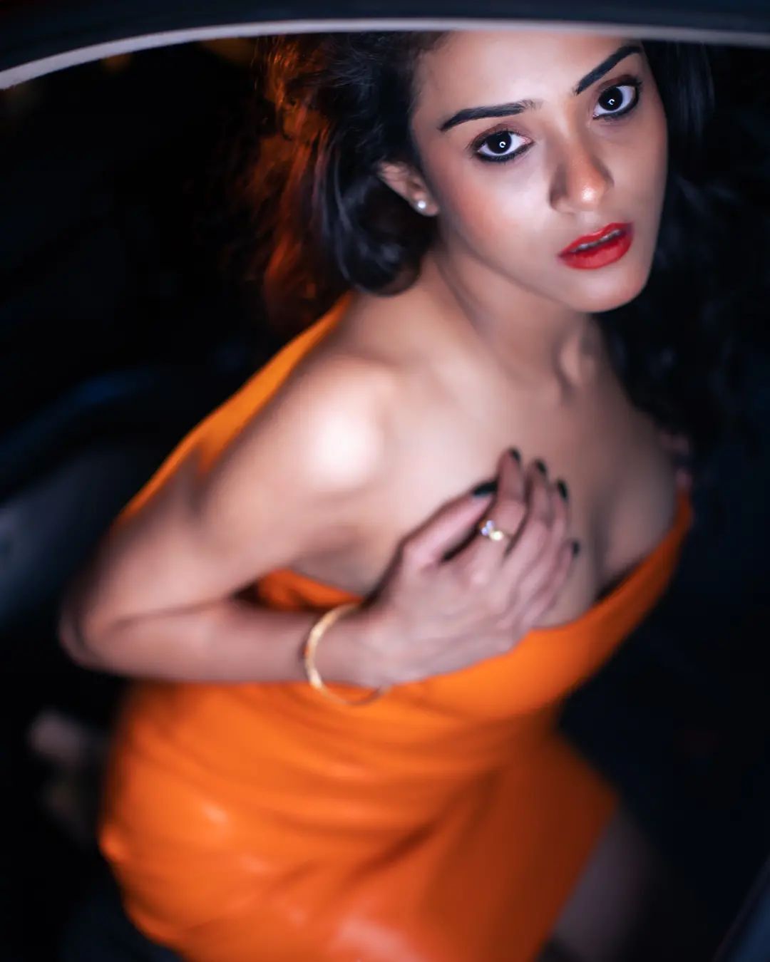 photos : டைட் டாப்பில் ரசிகர்களை தெறிக்கவிடும் அழகில் சேஜூ தாராஃபடர்.. அசத்தலான கலக்கல் ஸ்டில்ஸ் இதோ!