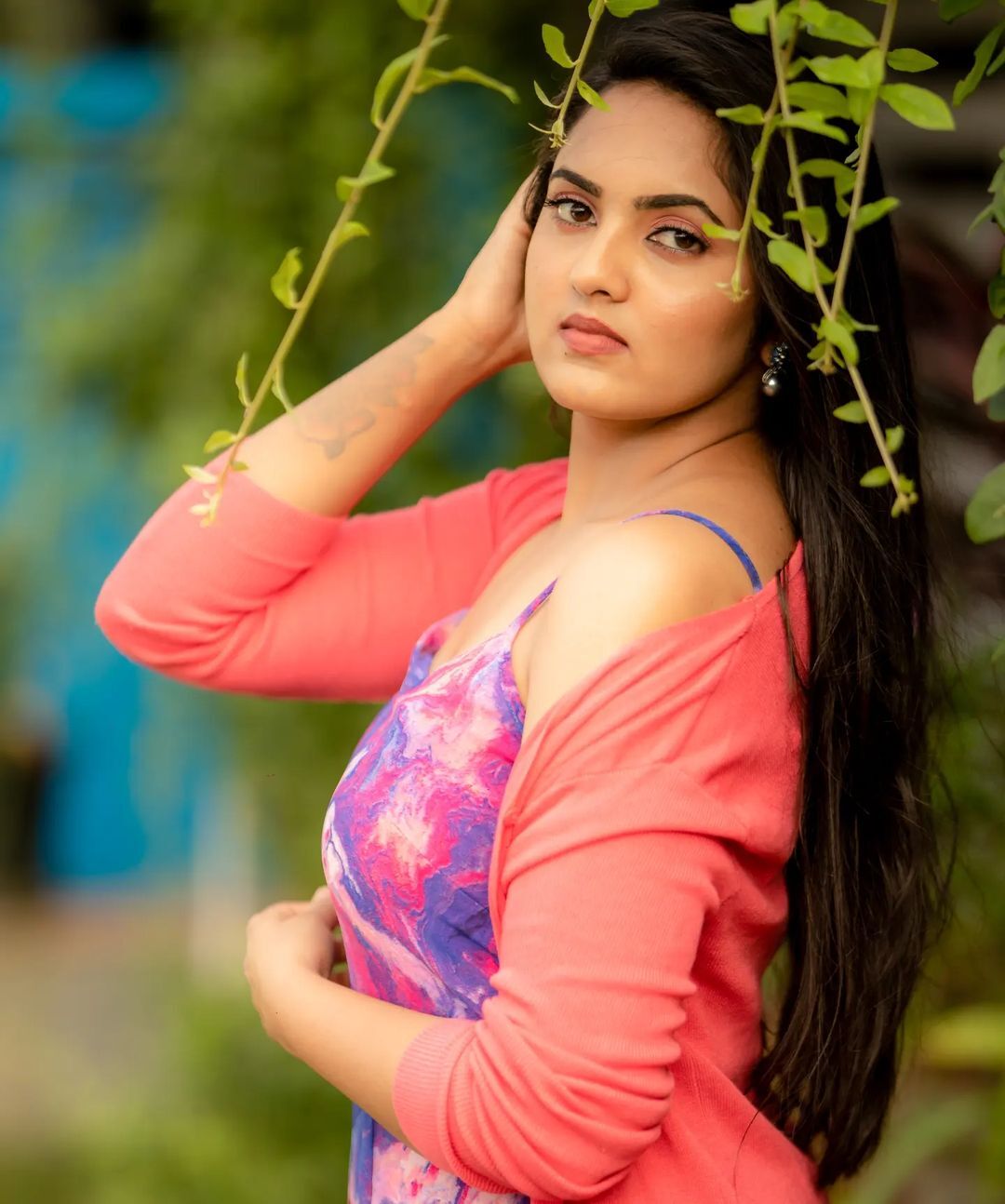 PHOTOS : சீரியல் நடிகையா இவங்க? ராதிகா ப்ரீத்தியின் ரிசன்ட் புகைப்படங்கள்!