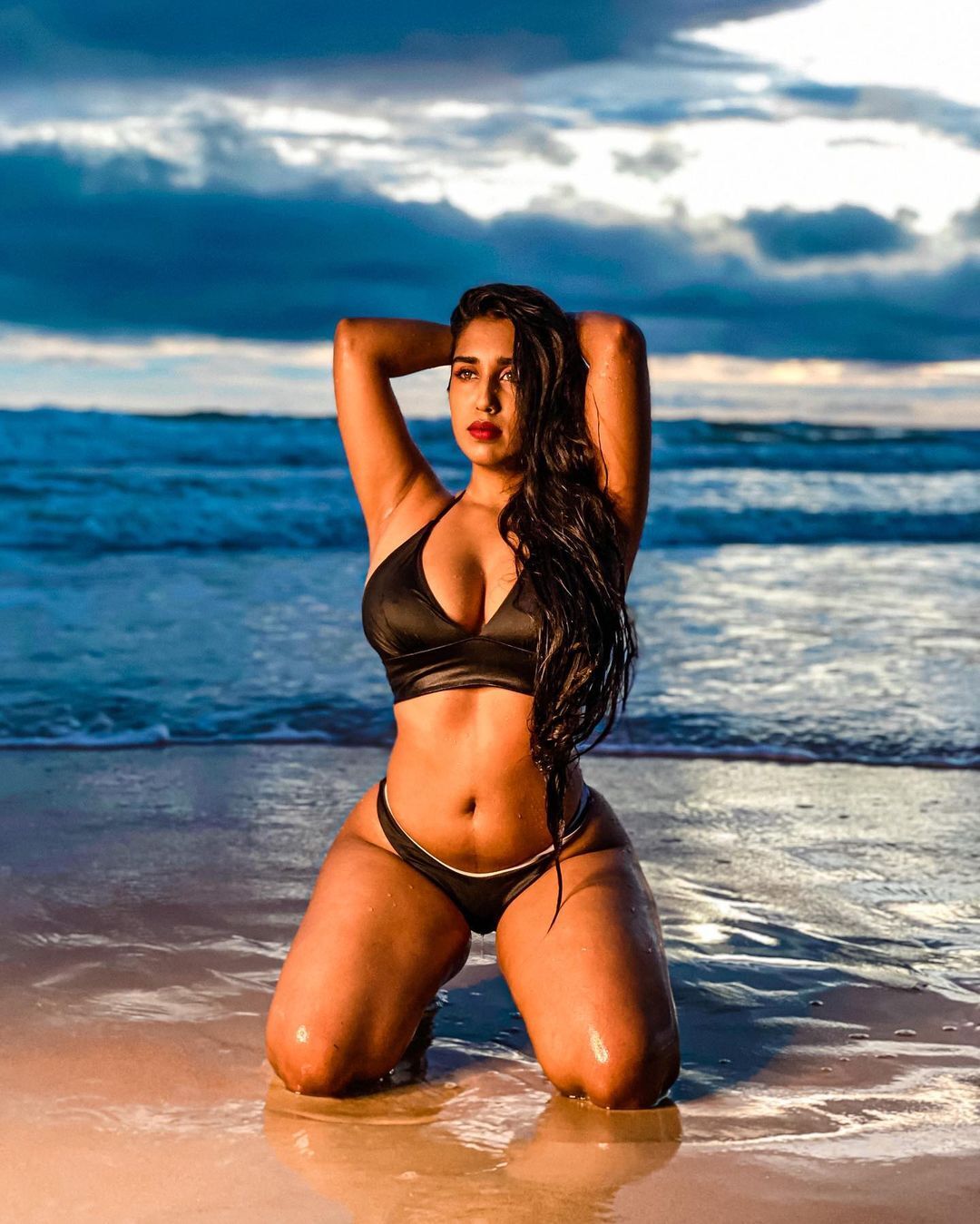 model scarlett rose looking outstanding in latest photos, see their