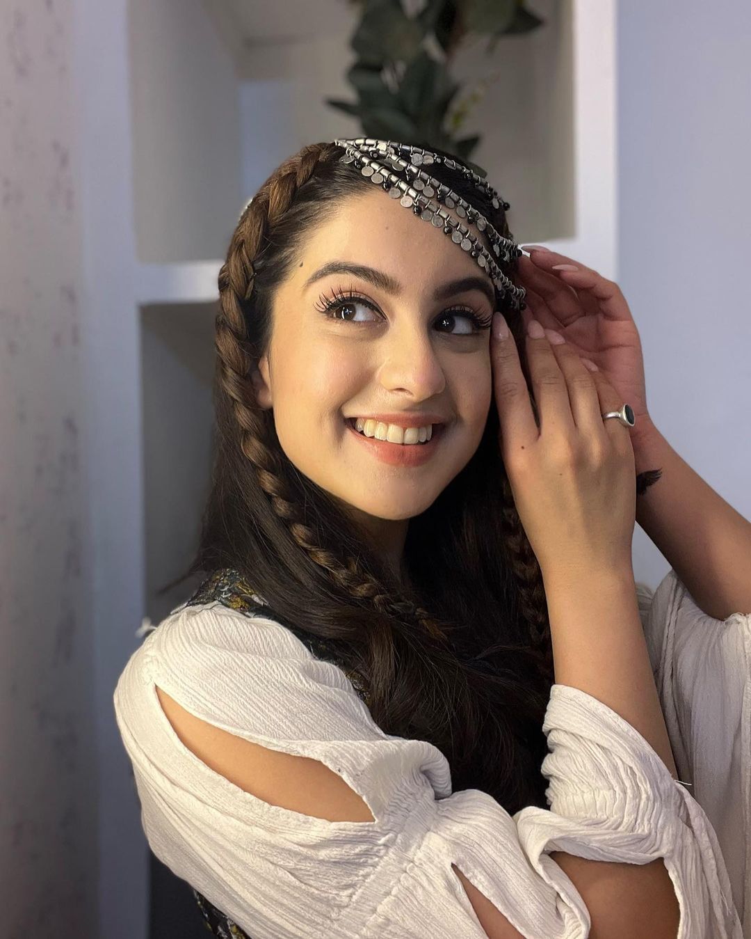 Tunisha Sharma: 6 घंटे पहले किया पोस्ट, फिर दबंग 3 की एक्ट्रेस तुनिषा शर्मा ने कर ली सुसाइड, सदमे में फैंस