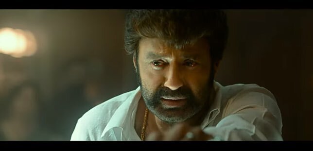 మైలురాయికి మీసం మొలిసినట్టు ఉండాదిరా..(ఫొటోలు)