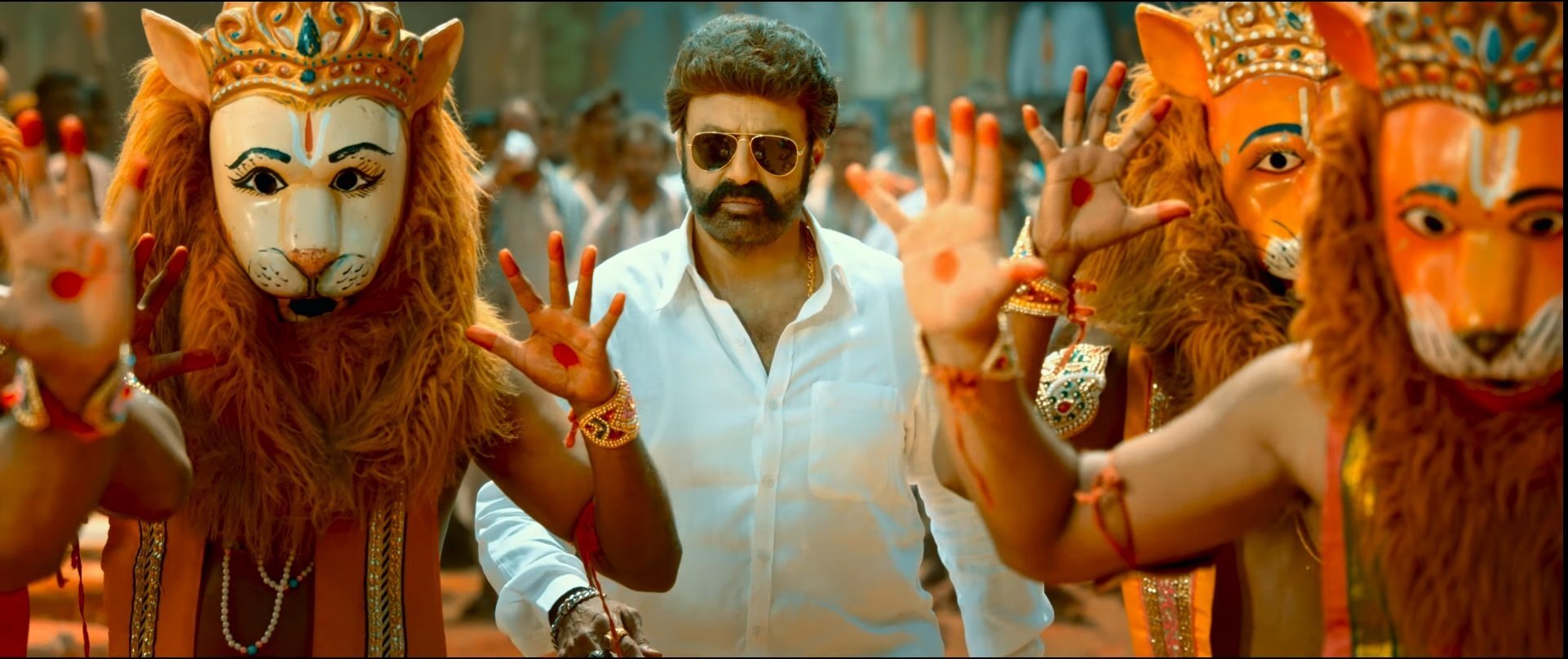 మైలురాయికి మీసం మొలిసినట్టు ఉండాదిరా..(ఫొటోలు)