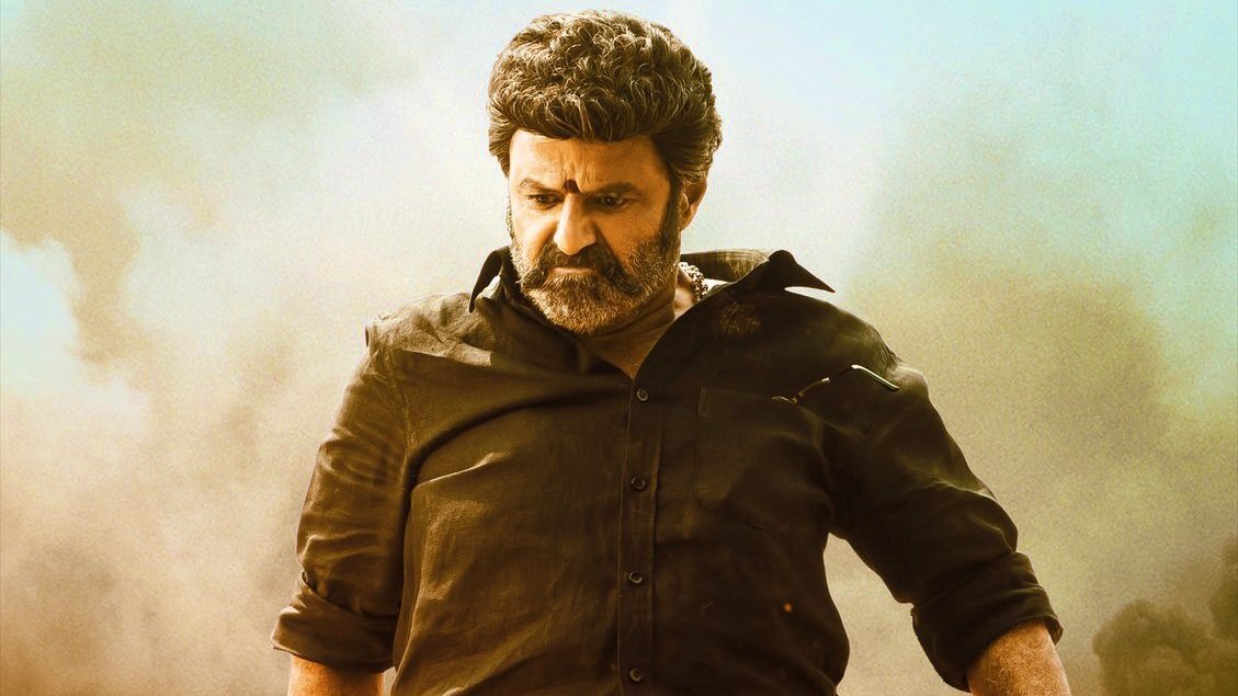మైలురాయికి మీసం మొలిసినట్టు ఉండాదిరా..(ఫొటోలు)