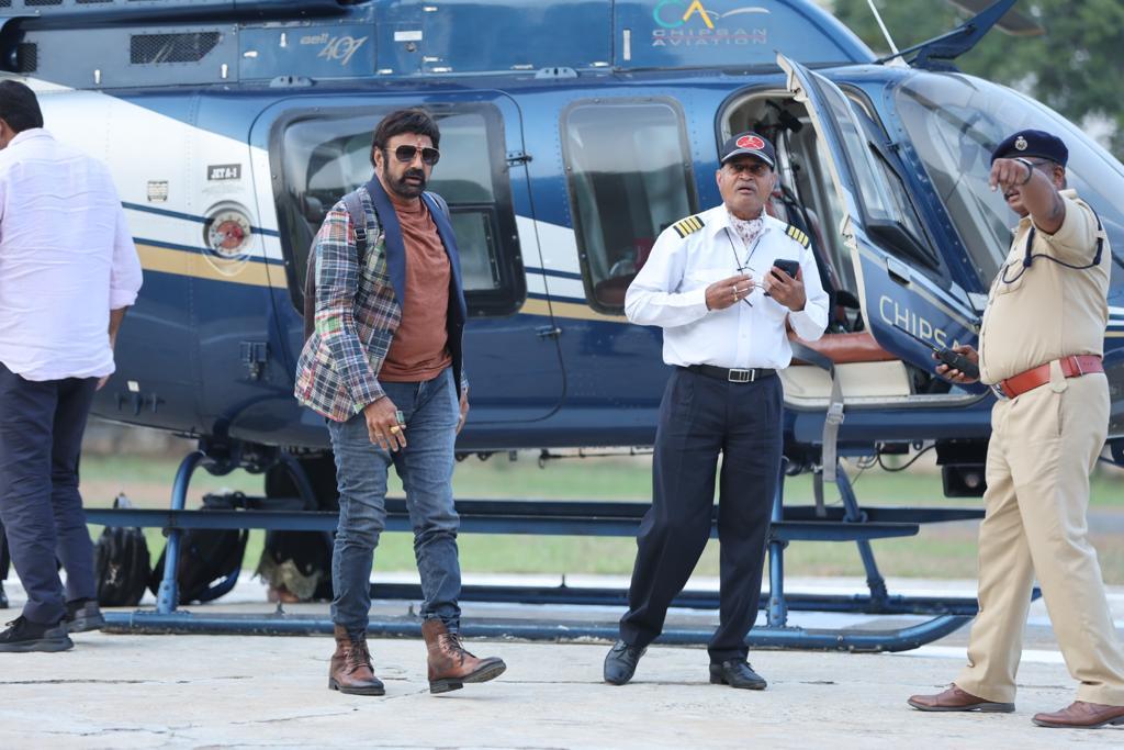 ఘనంగా 'వీర సింహారెడ్డి' ప్రీ రిలీజ్ వేడుక.. జై బాలయ్య నినాదాలతో దద్దరిల్లిన ఒంగోలు..!!