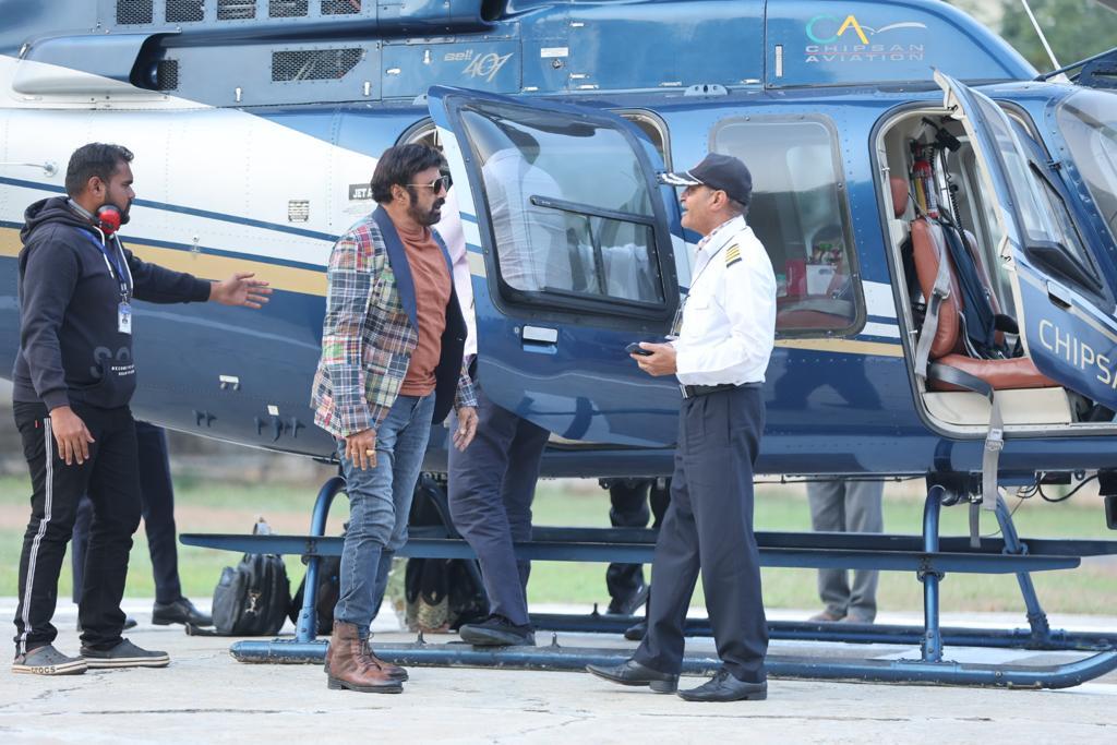 ఘనంగా 'వీర సింహారెడ్డి' ప్రీ రిలీజ్ వేడుక.. జై బాలయ్య నినాదాలతో దద్దరిల్లిన ఒంగోలు..!!
