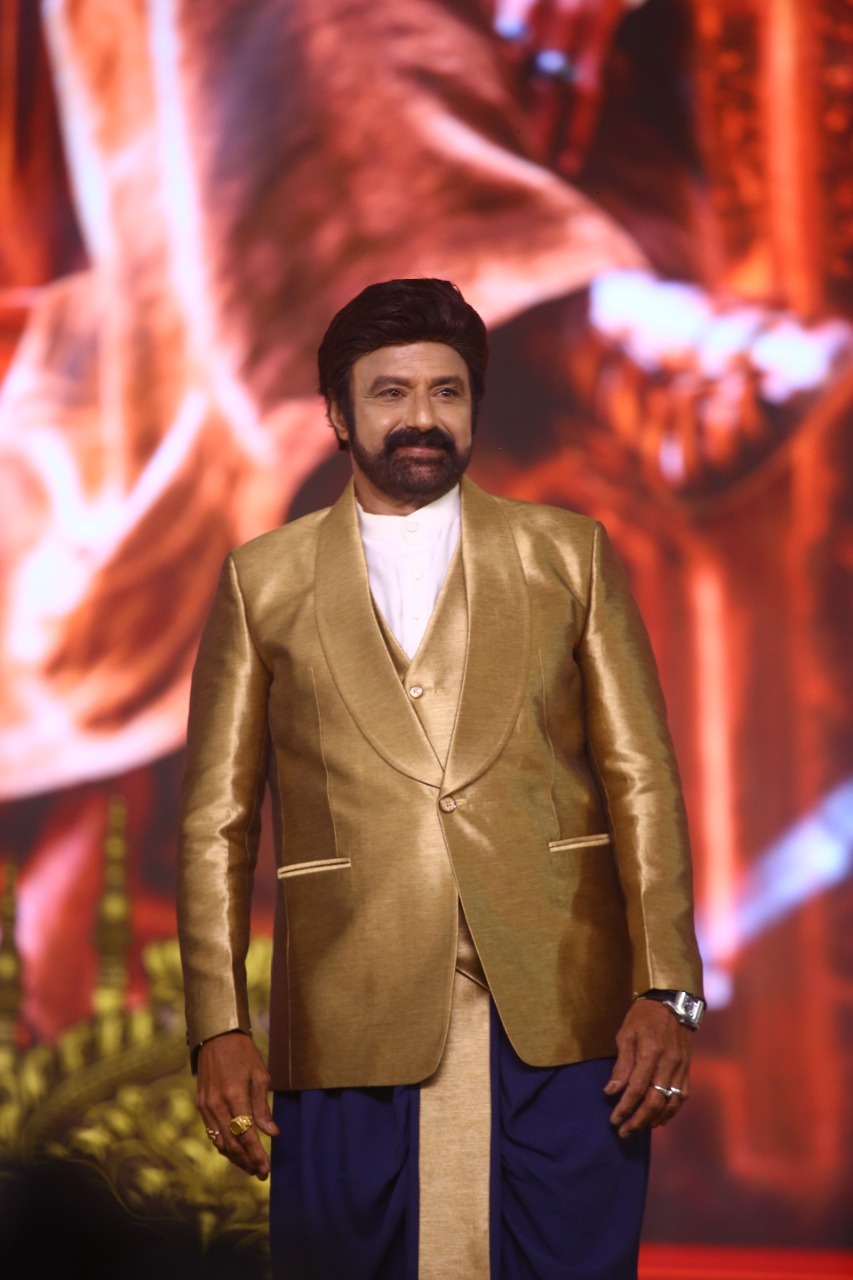 ఘనంగా 'వీర సింహారెడ్డి' ప్రీ రిలీజ్ వేడుక.. జై బాలయ్య నినాదాలతో దద్దరిల్లిన ఒంగోలు..!!