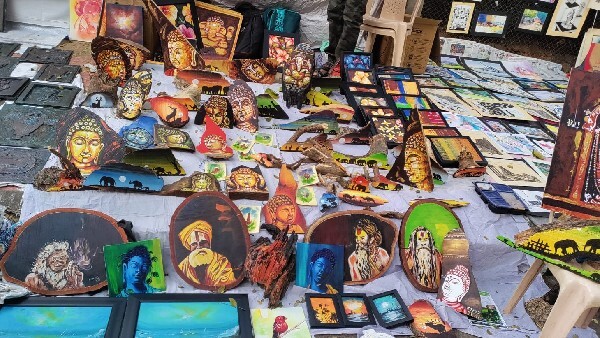 ಚಿತ್ರಸಂತೆಗೆ ಹೋಗಲು ಆಗಿಲ್ಲವೇ..? ಇಲ್ಲಿವೆ ಆಕರ್ಷಕ ಚಿತ್ರಗಳು