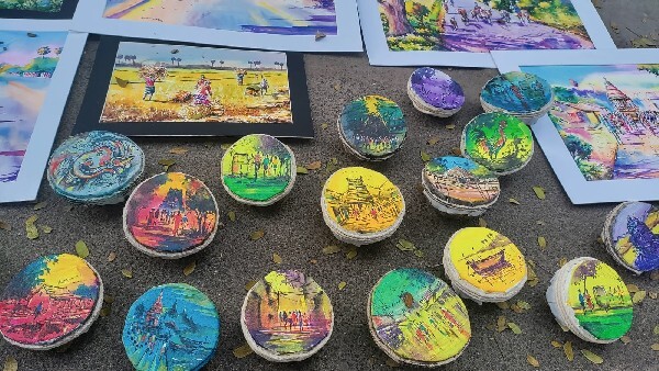 ಚಿತ್ರಸಂತೆಗೆ ಹೋಗಲು ಆಗಿಲ್ಲವೇ..? ಇಲ್ಲಿವೆ ಆಕರ್ಷಕ ಚಿತ್ರಗಳು