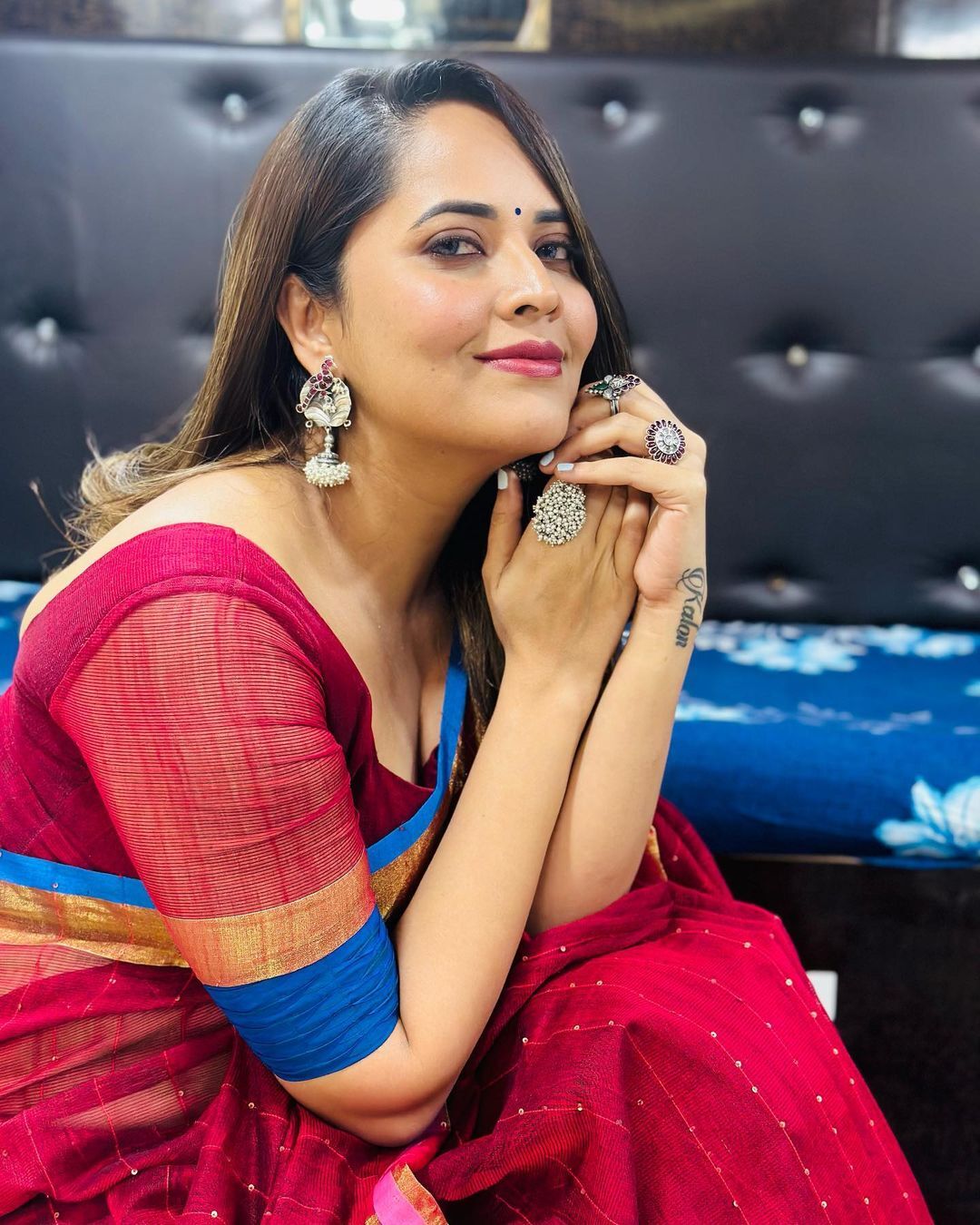 చిట్టి నవ్వుతో కుర్రకారు గుండెల్లో చిచ్చుపెడుతున్న అనసూయ భరధ్వాజ్