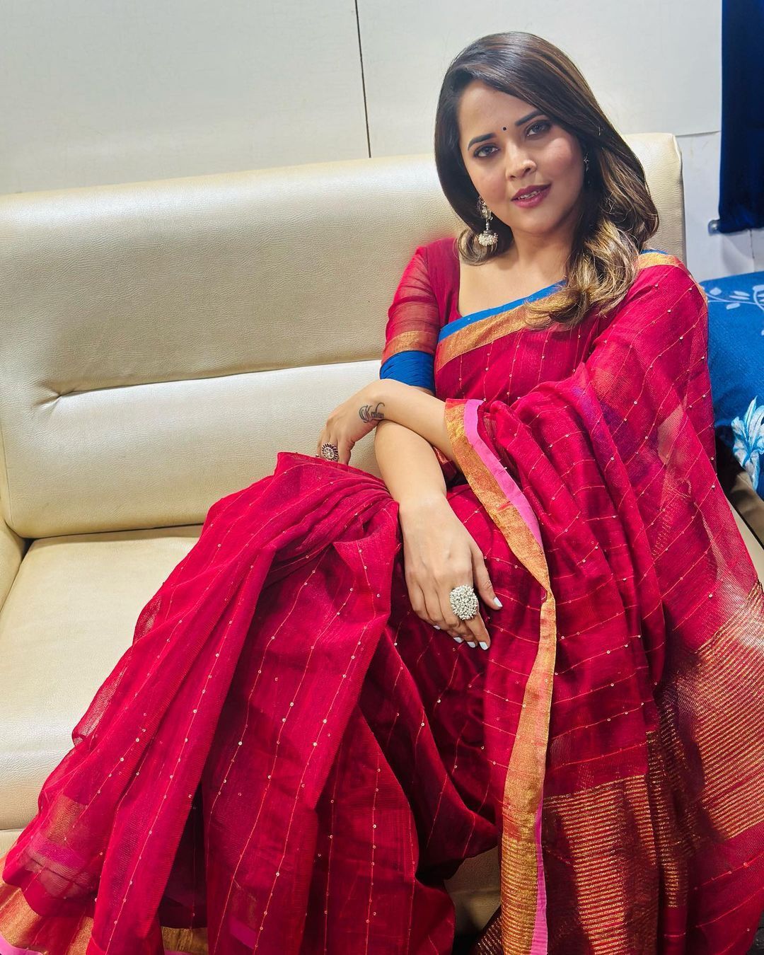 చిట్టి నవ్వుతో కుర్రకారు గుండెల్లో చిచ్చుపెడుతున్న అనసూయ భరధ్వాజ్