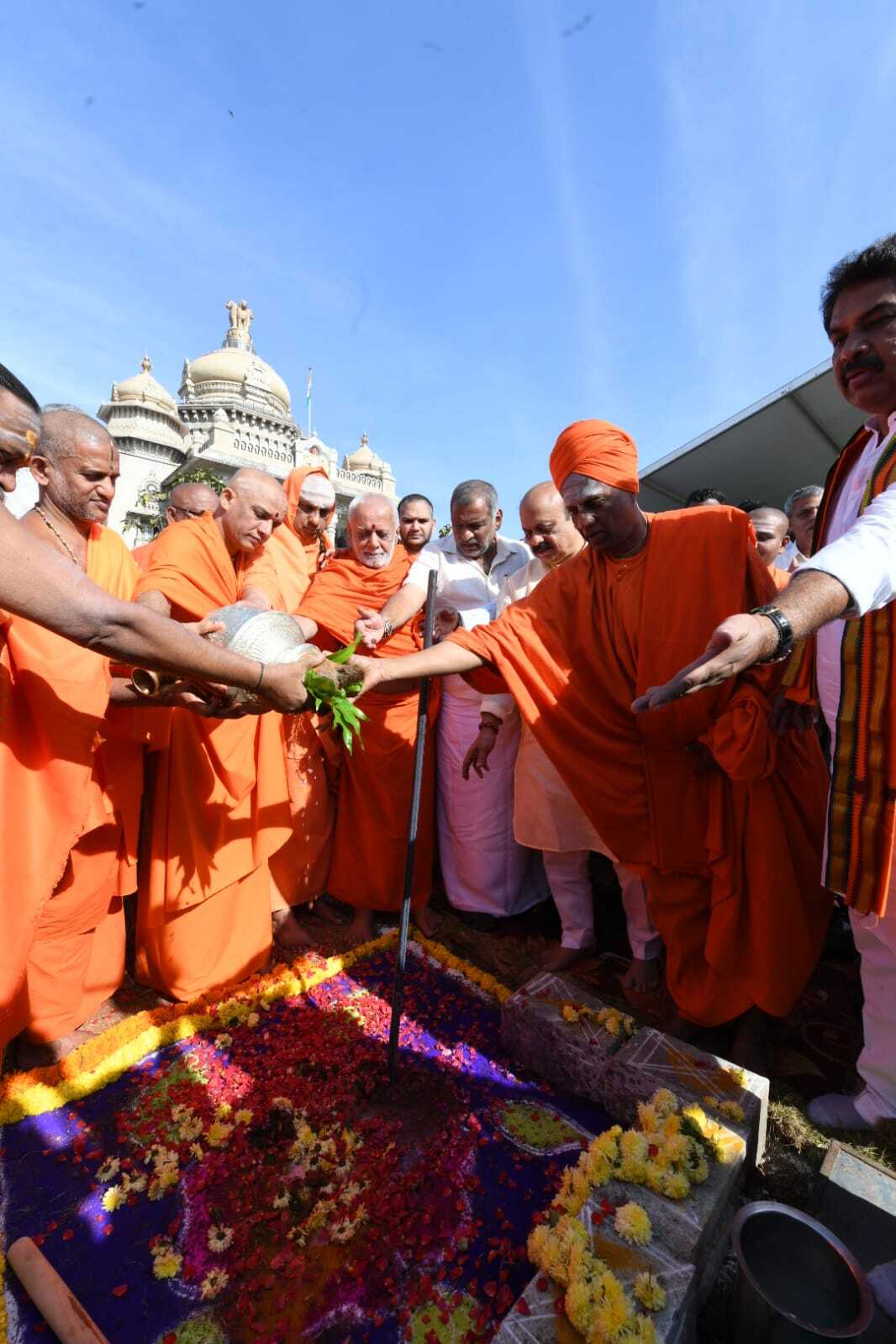 ವಿಧಾನಸಧದ ಮುಂದೆ ಬಸವೇಶ್ವರ, ನಾಡಪ್ರಭು ಕೆಂಪೇಗೌಡರ ಪುತ್ಥಳಿ ನಿರ್ಮಾಣ: ಸಿಎಂ ಬೊಮ್ಮಾಯಿ ಶಂಕುಸ್ಥಾಪನೆ 