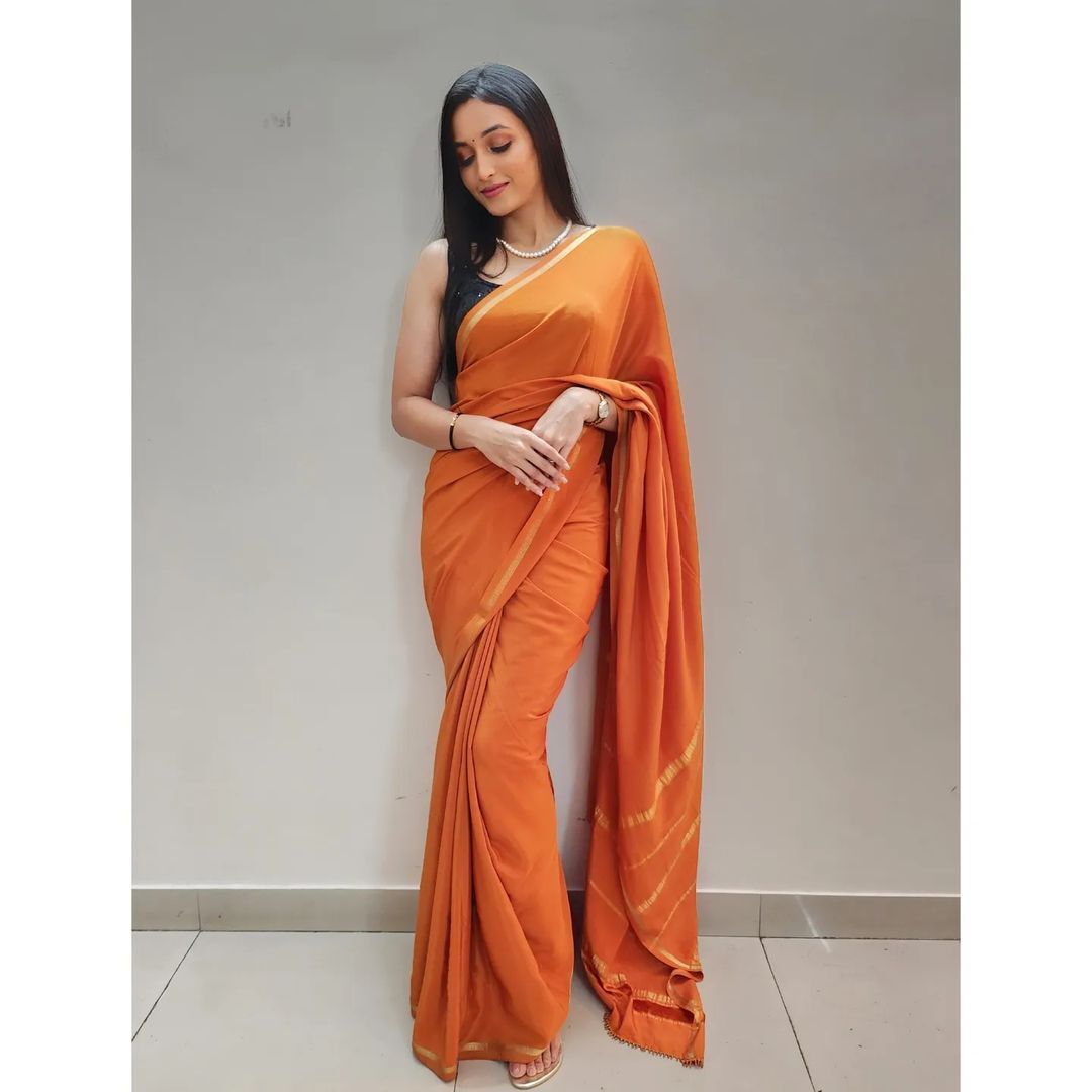 శ్రీనిధి శెట్టి సొగసుల విందు.. కవ్వించే అందాలతో మాయ చేస్తున్న బ్యూటీ