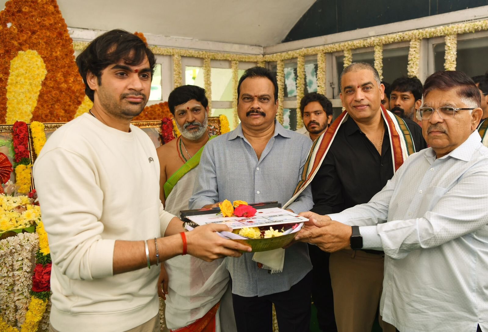 పవర్ స్టార్ పవన్ కల్యాణ్'ఒరిజినల్ గ్యాంగ్‌స్టర్'.. ఇక ఆట మొదలైంది ..!